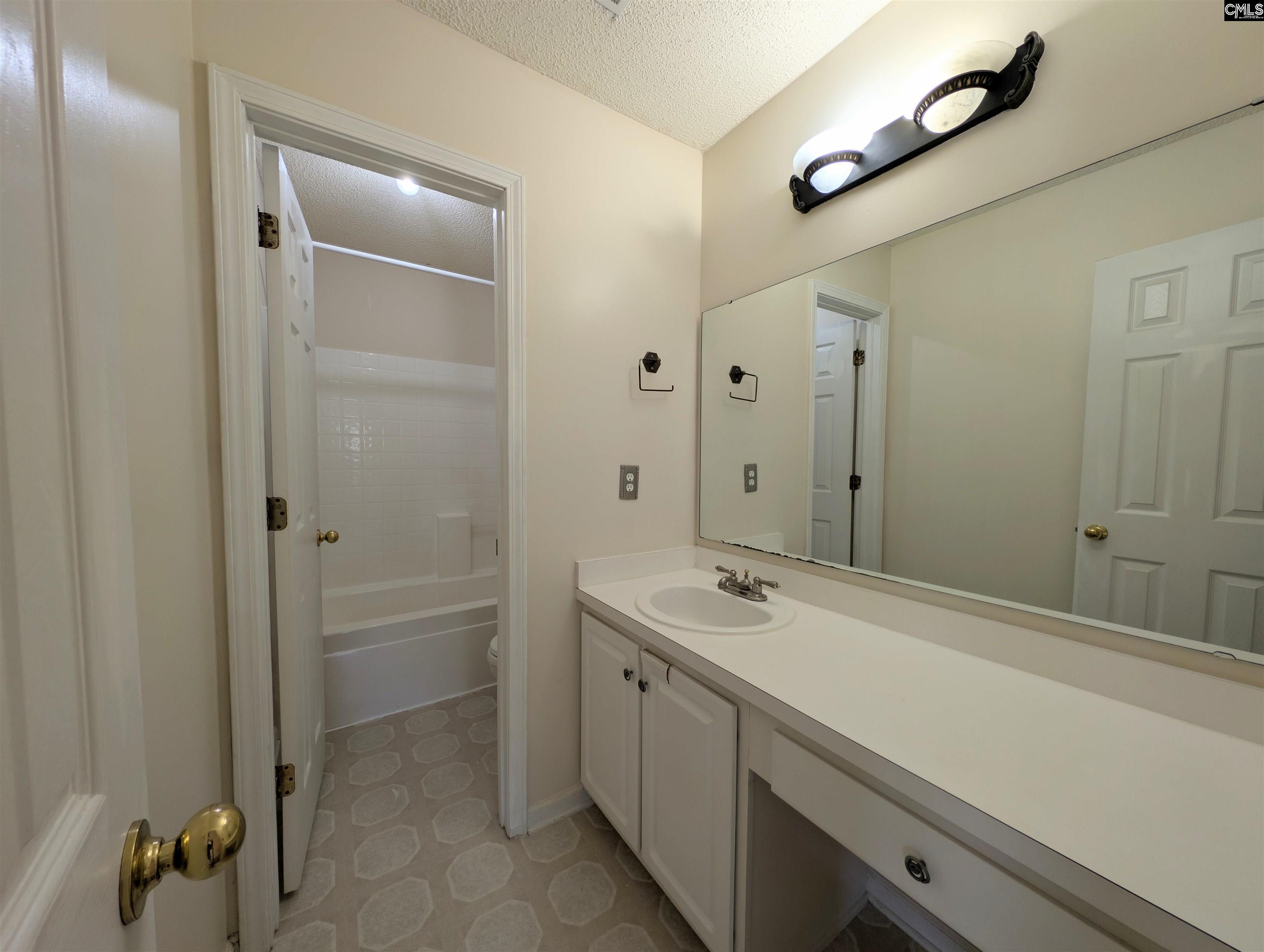 19 Fountain Lake Drive Columbia, SC 29209