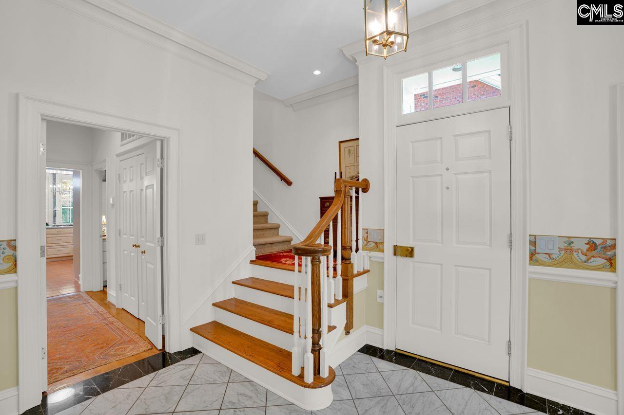 33 Lakeview Circle Columbia, SC 29206