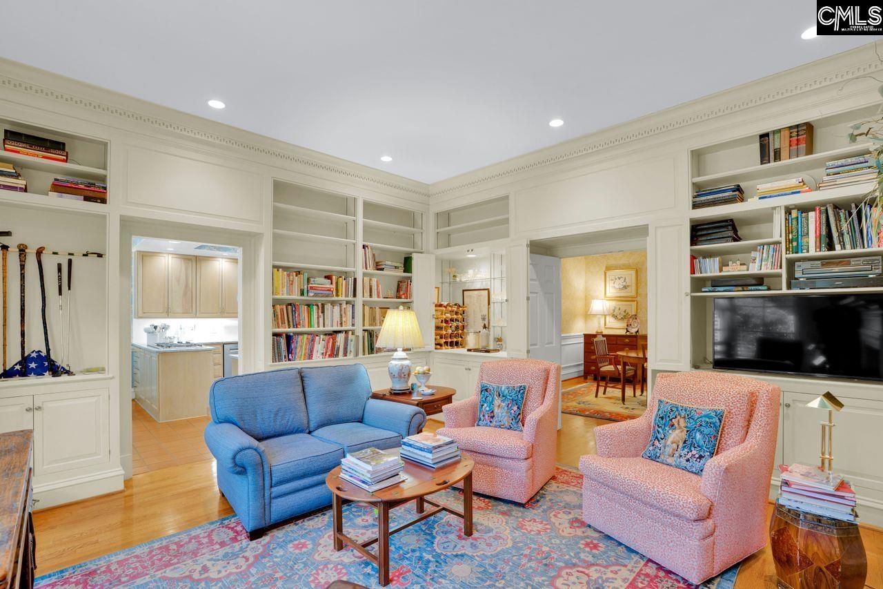 33 Lakeview Circle Columbia, SC 29206
