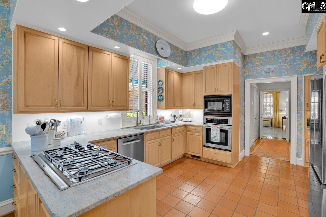 33 Lakeview Circle Columbia, SC 29206
