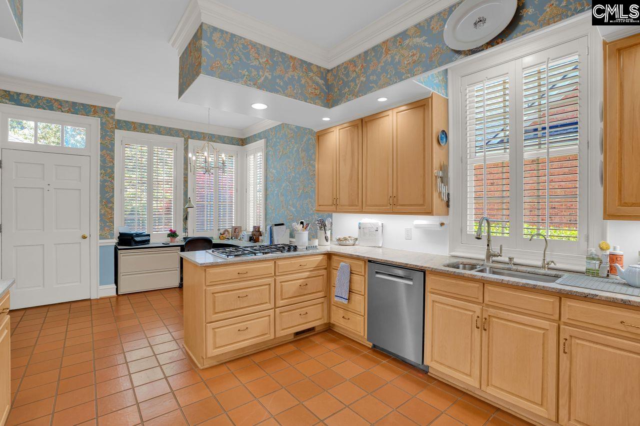 33 Lakeview Circle Columbia, SC 29206