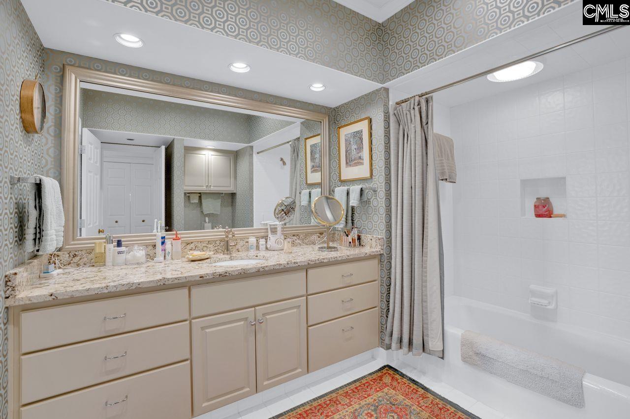 33 Lakeview Circle Columbia, SC 29206