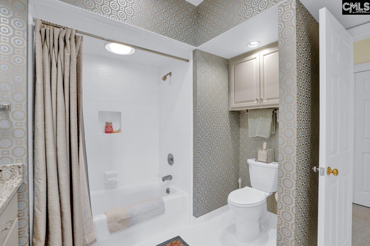 33 Lakeview Circle Columbia, SC 29206