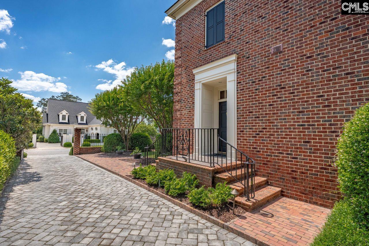 33 Lakeview Circle Columbia, SC 29206
