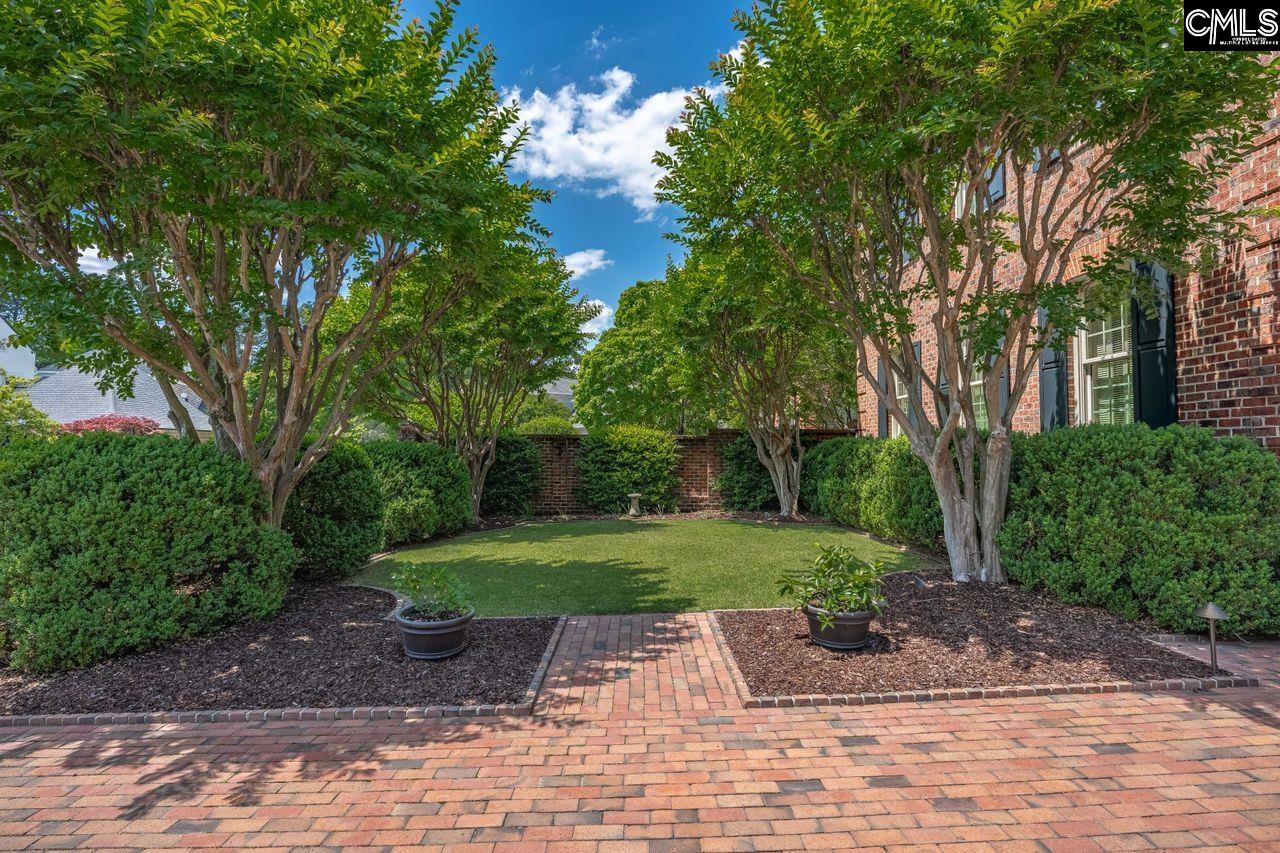 33 Lakeview Circle Columbia, SC 29206