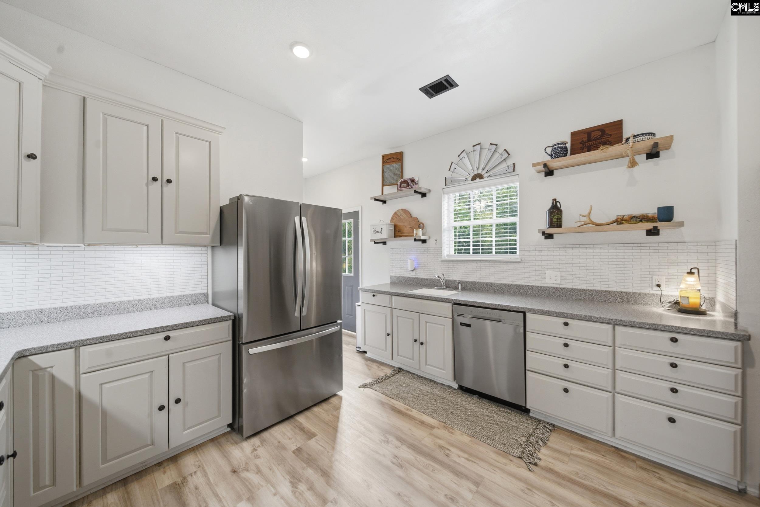 2503 Broad Street Leesville, SC 29070