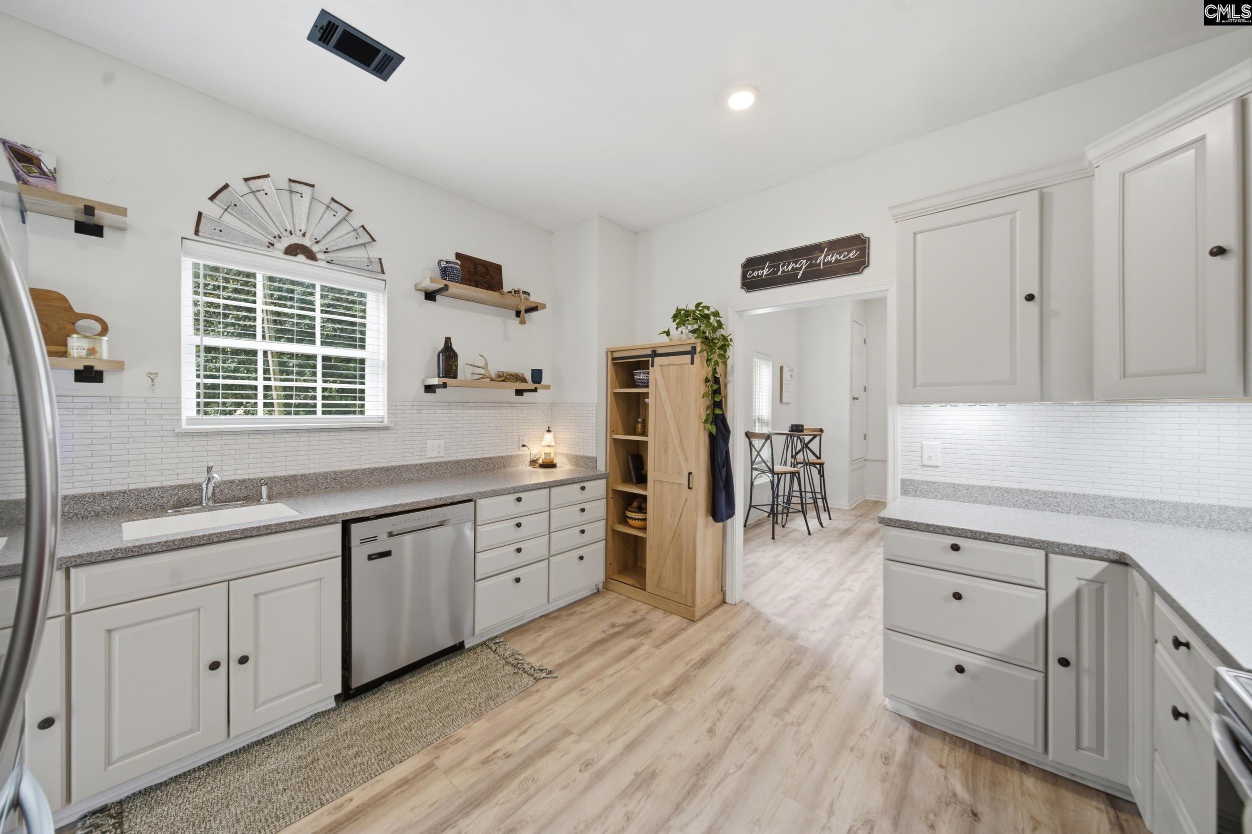 2503 Broad Street Leesville, SC 29070