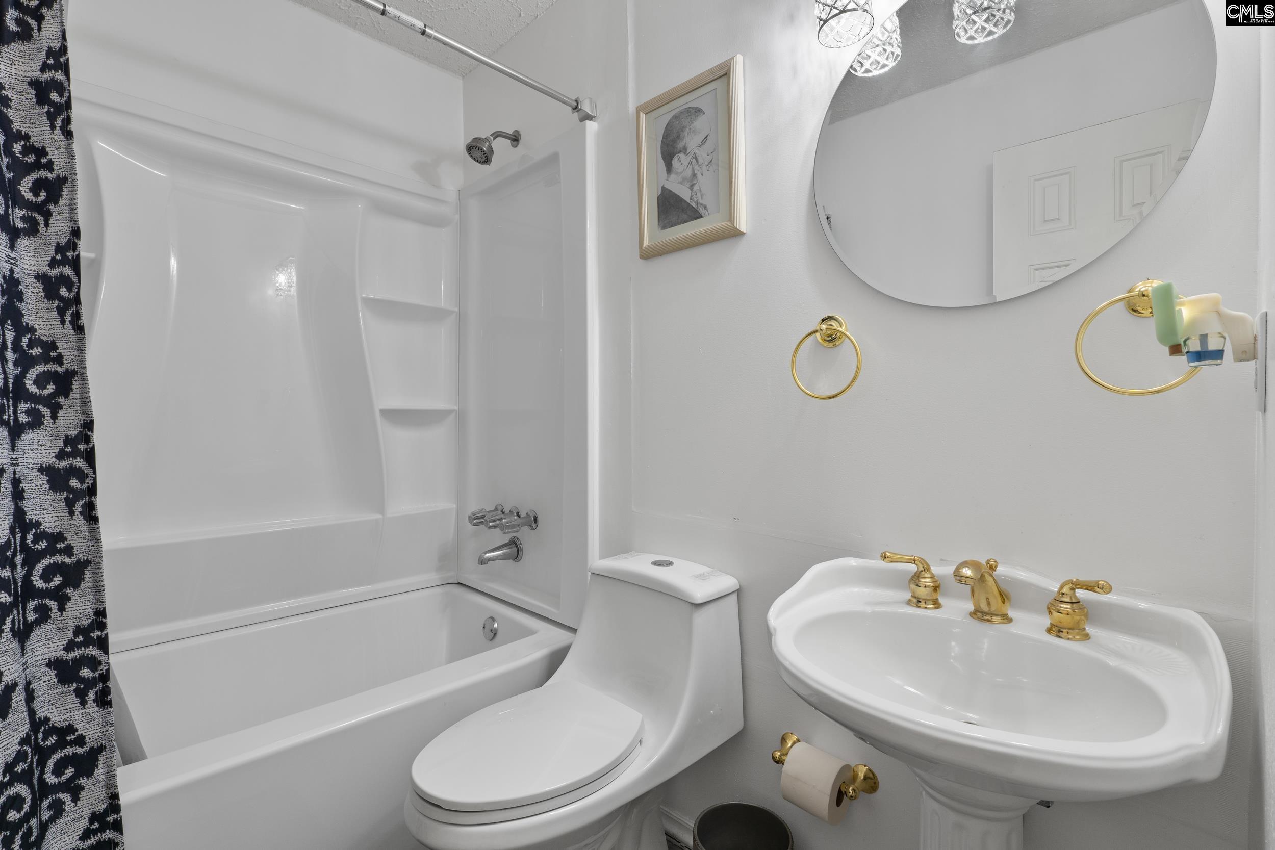 424 Folkstone Road Columbia, SC 29223-5052