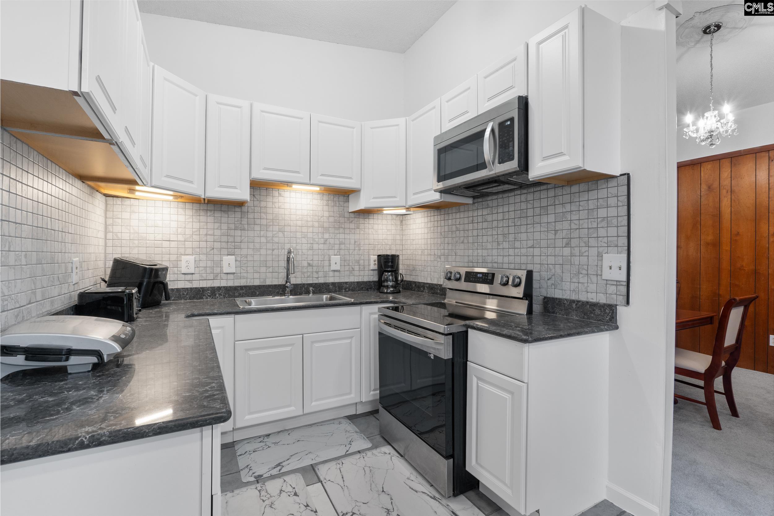 424 Folkstone Road Columbia, SC 29223-5052