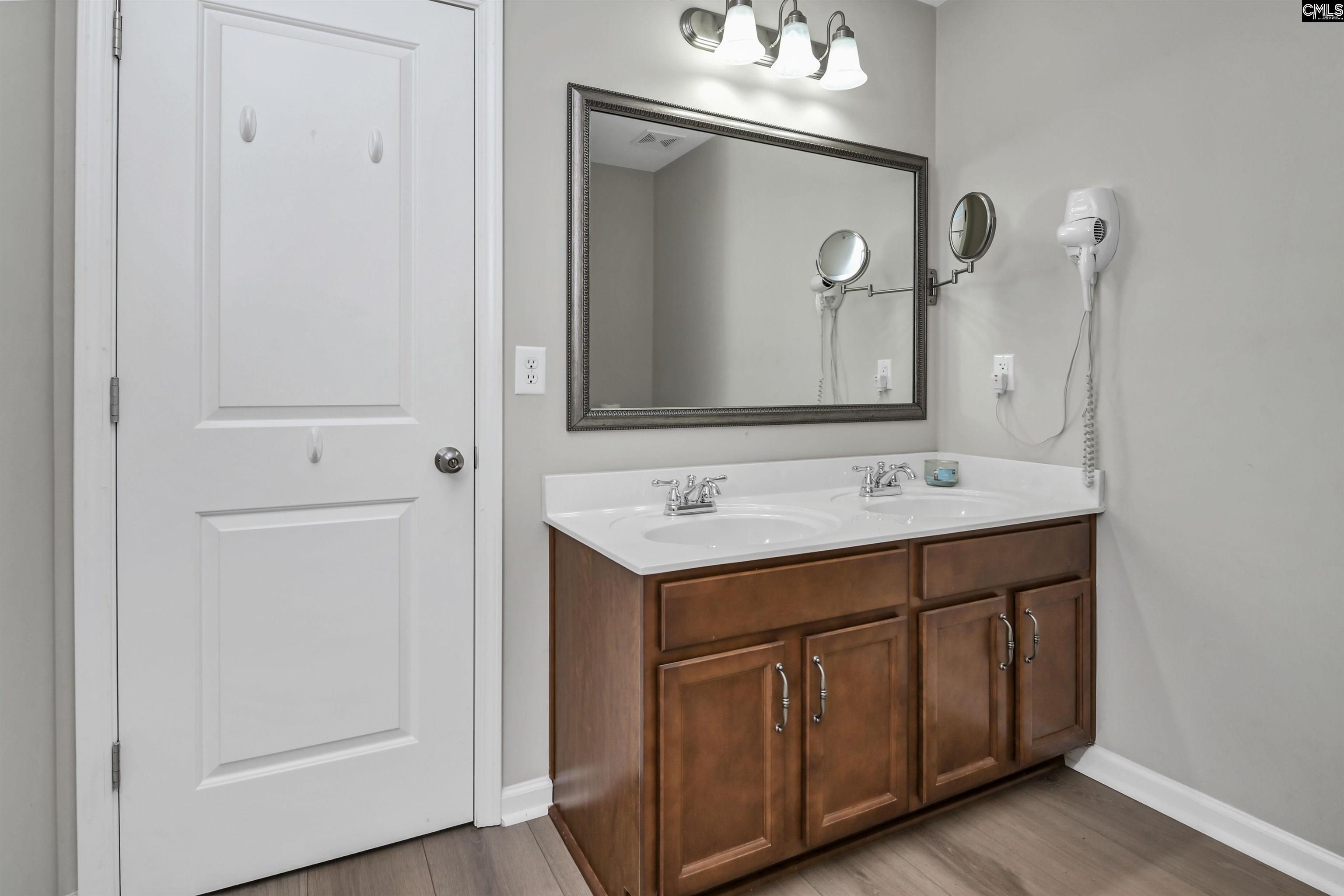 180 Rossmore Drive Cayce, SC 29033