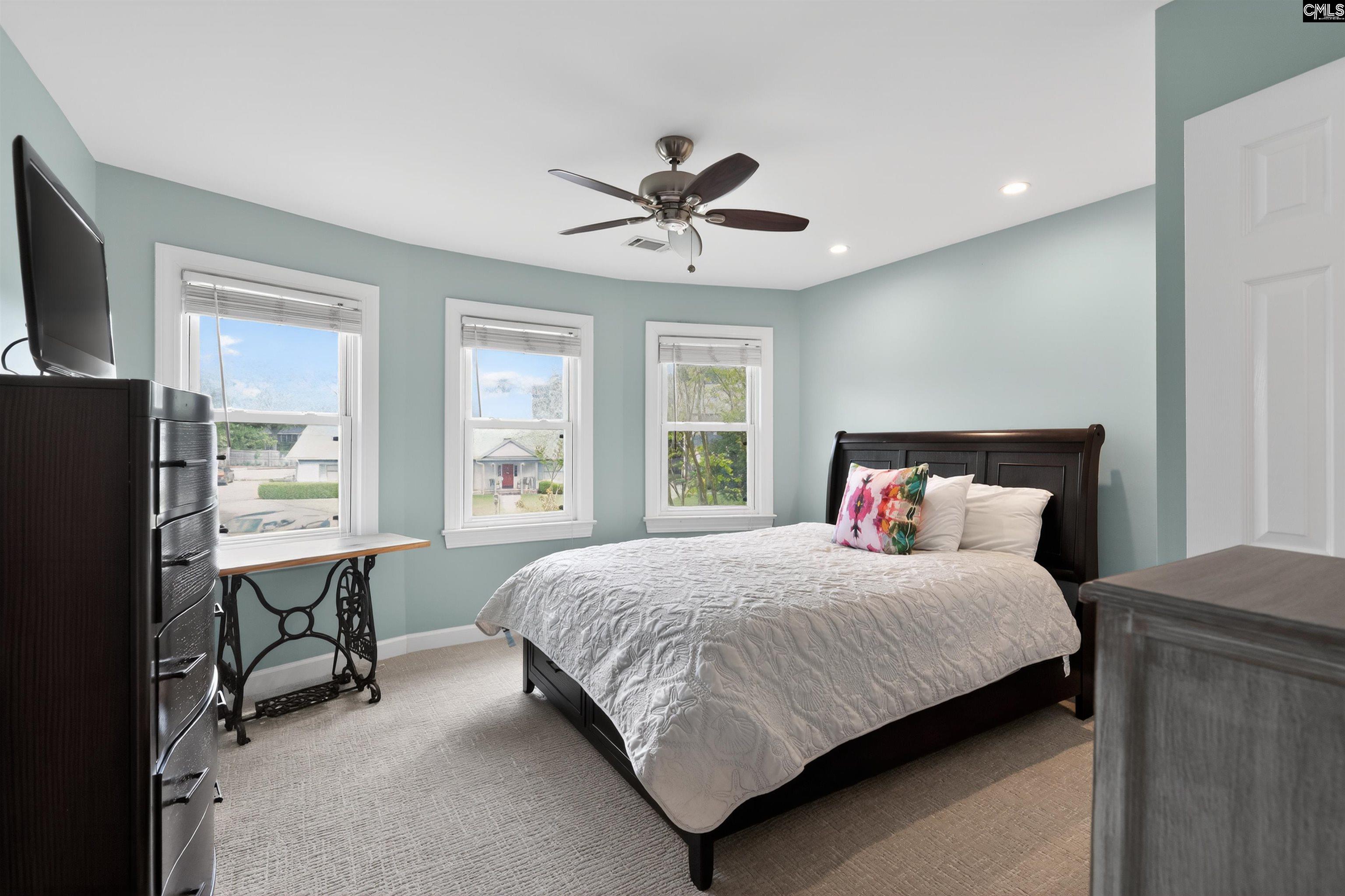 17 Oak Hollow Court Columbia, SC 29209-1939