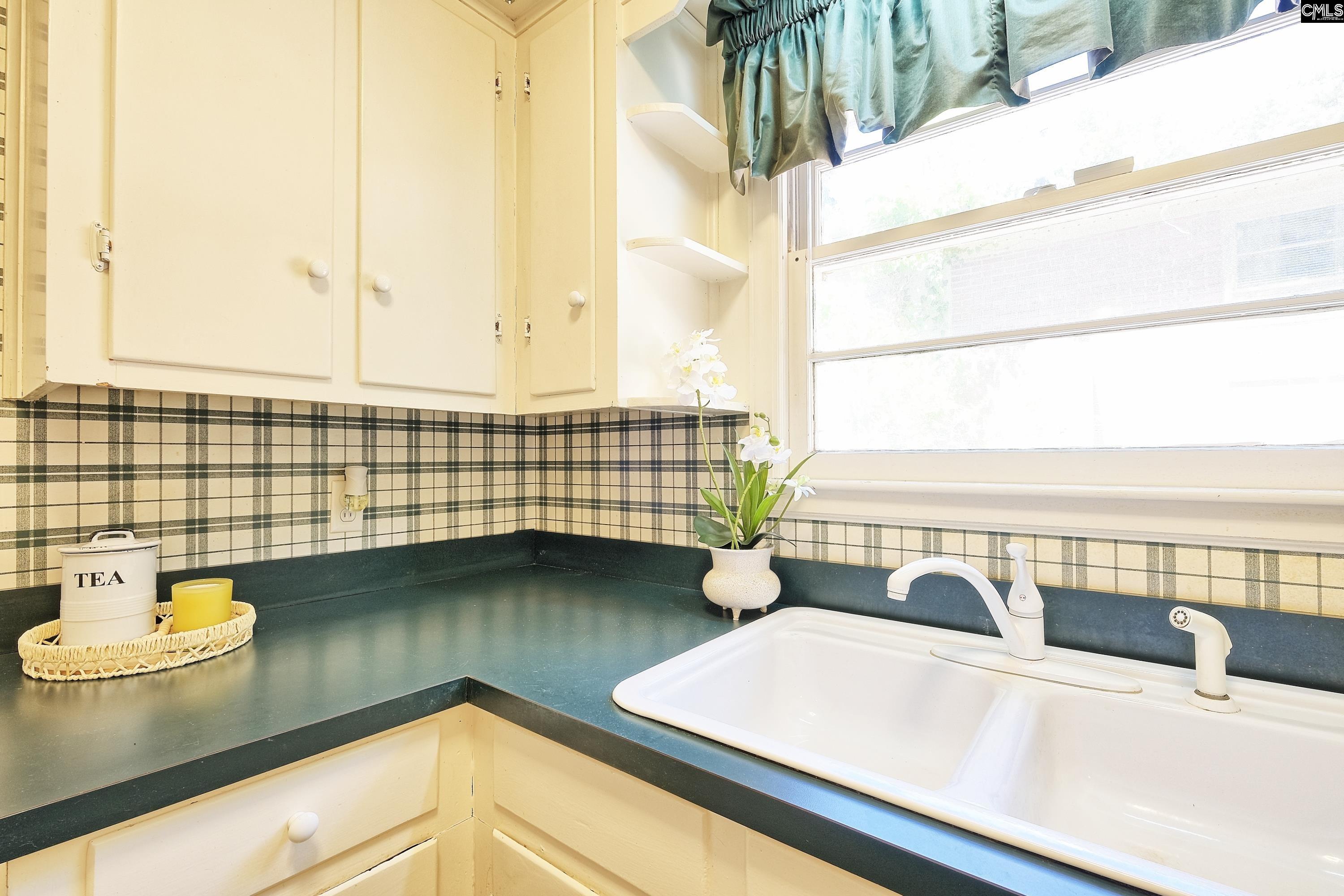 947 Laurie Ln Columbia, SC 29205
