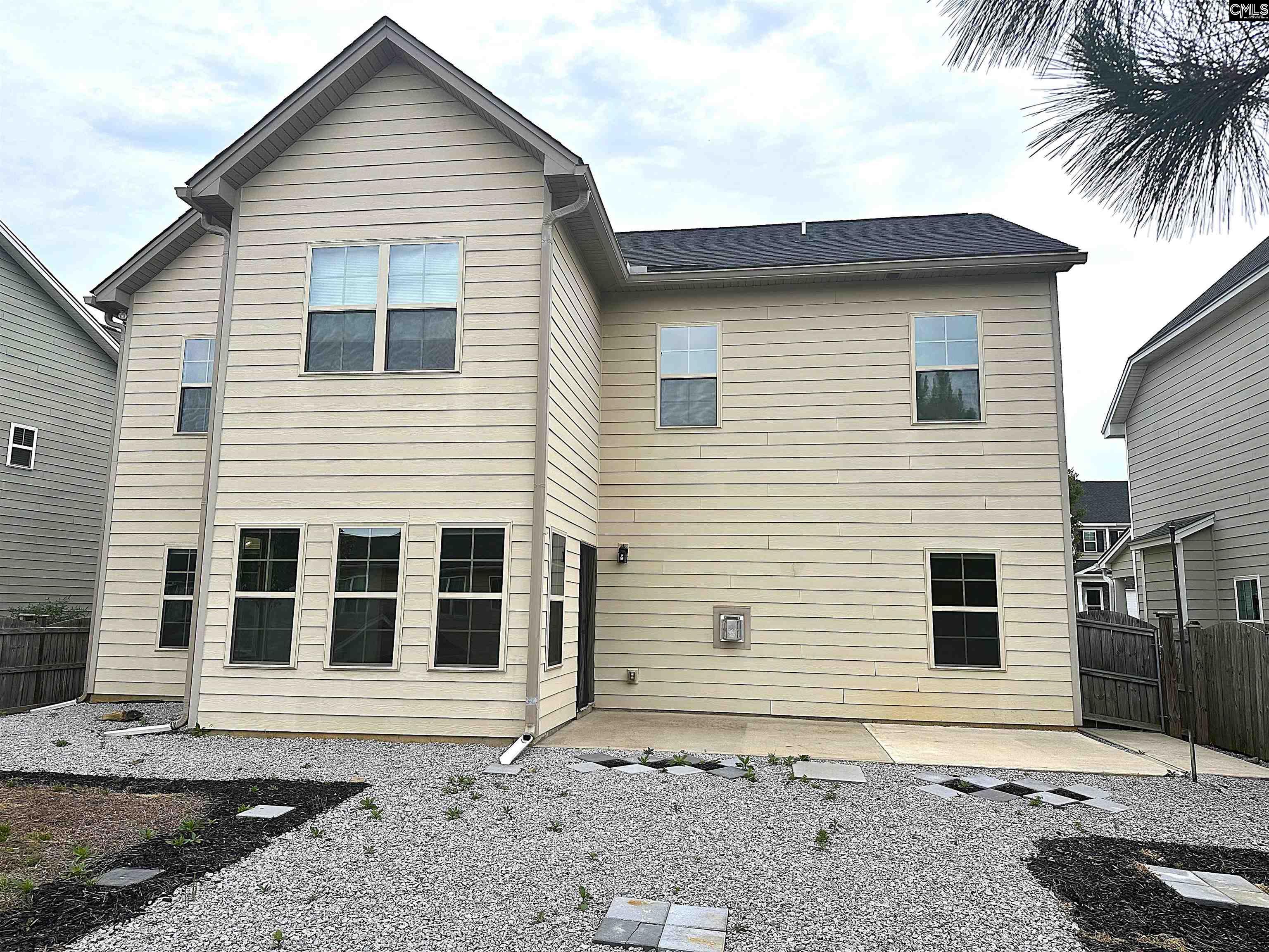 412 Maria Posada Chapin, SC 29036
