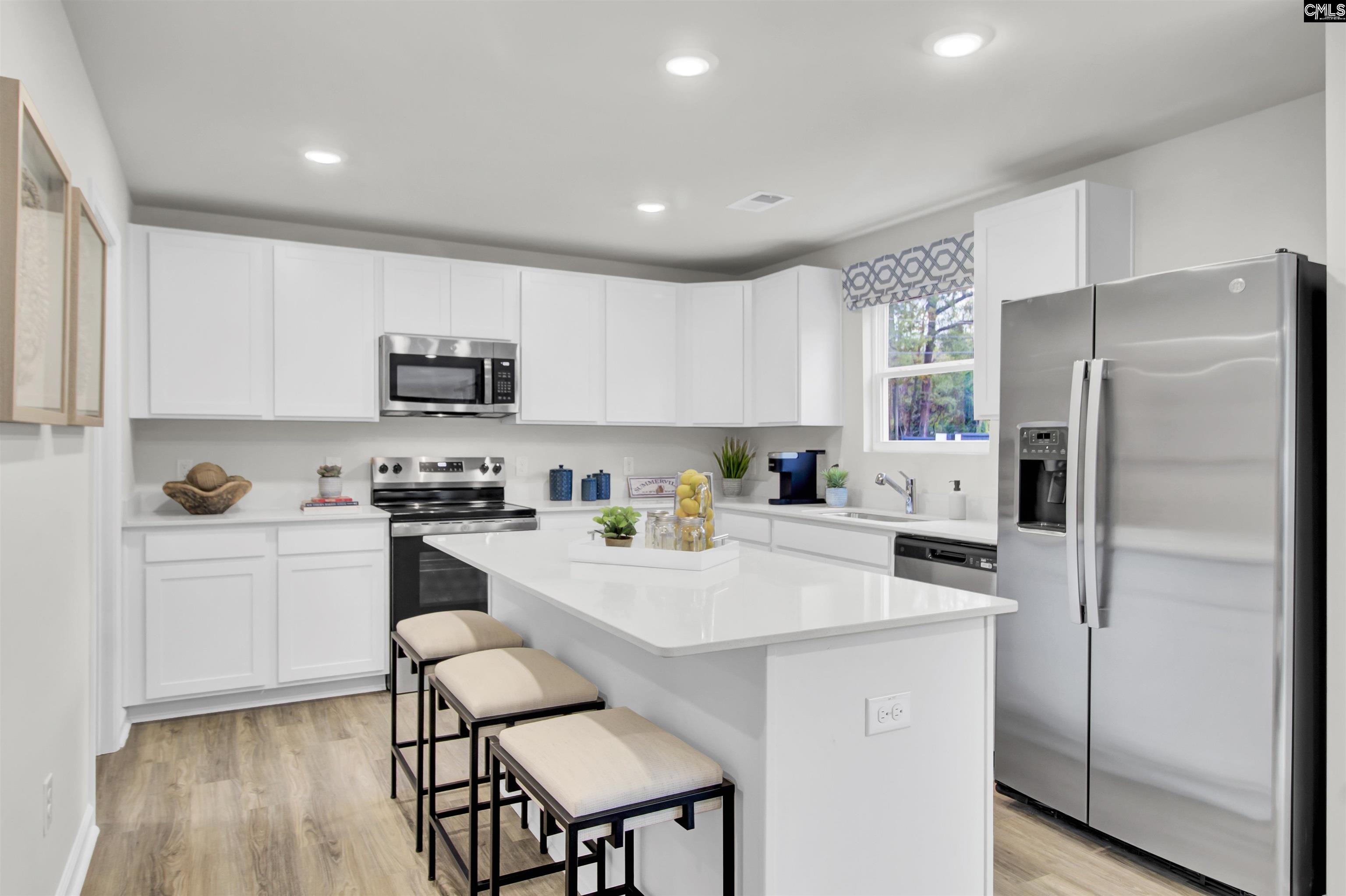 202 Kingfield Drive Hopkins, SC 29061