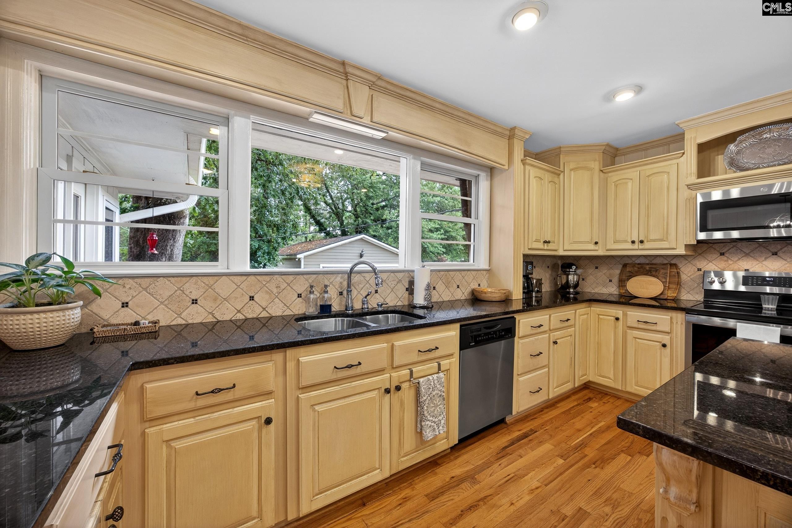 5703 Ravenwood Road Columbia, SC 29206-1557