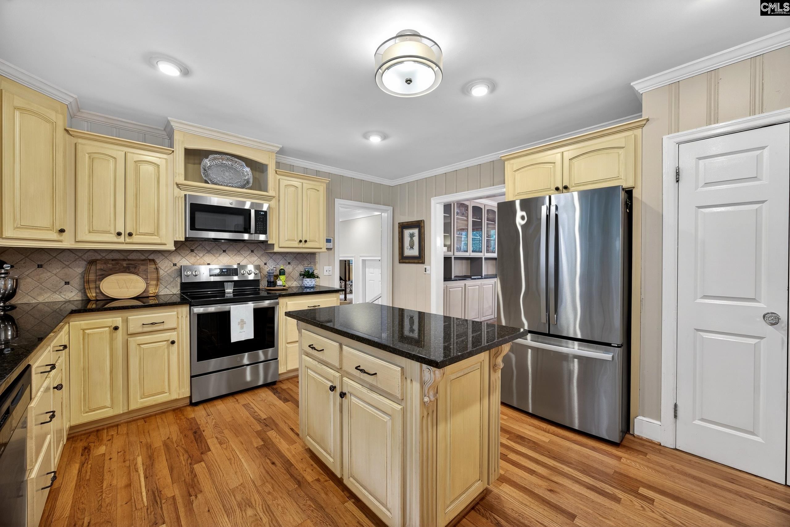 5703 Ravenwood Road Columbia, SC 29206-1557