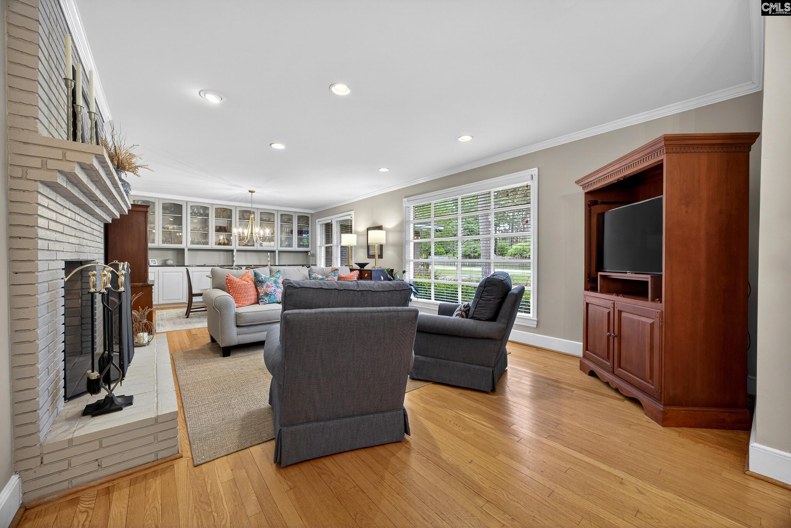 5703 Ravenwood Road Columbia, SC 29206-1557