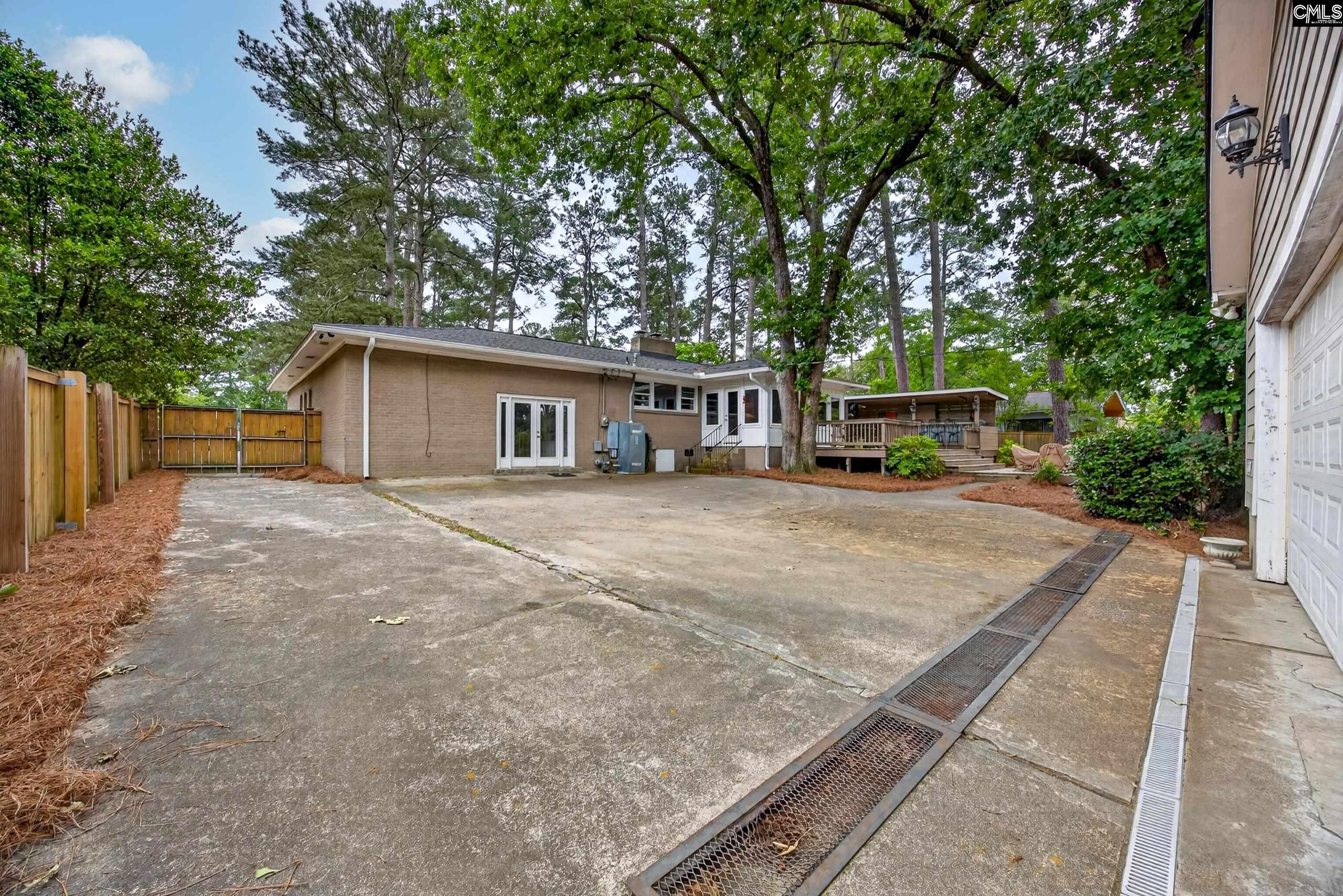 5703 Ravenwood Road Columbia, SC 29206-1557