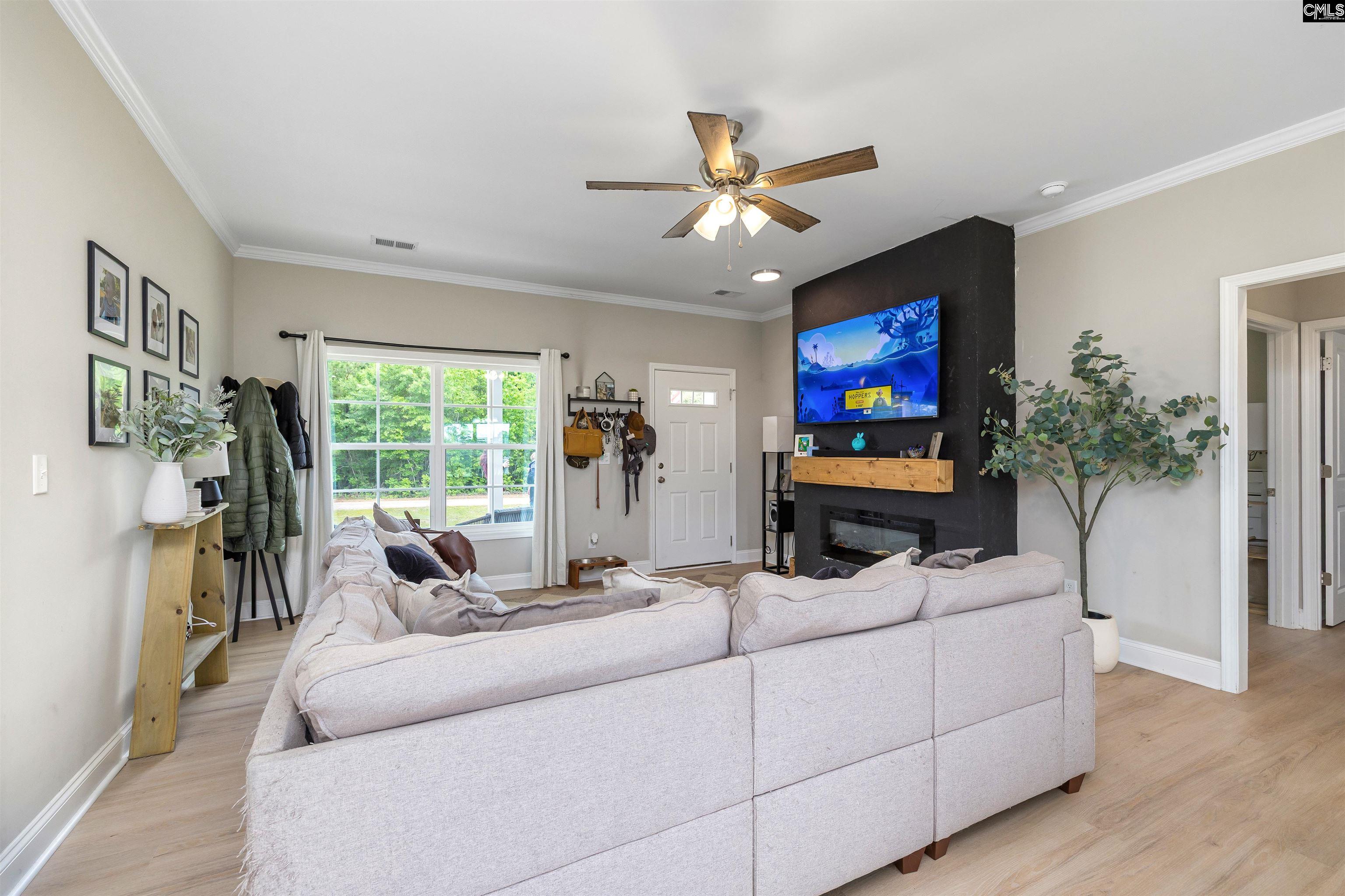 43 Sparrow Road Lugoff, SC 29078