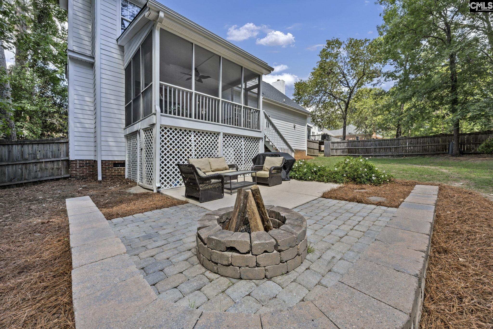12 W Canterbury Court