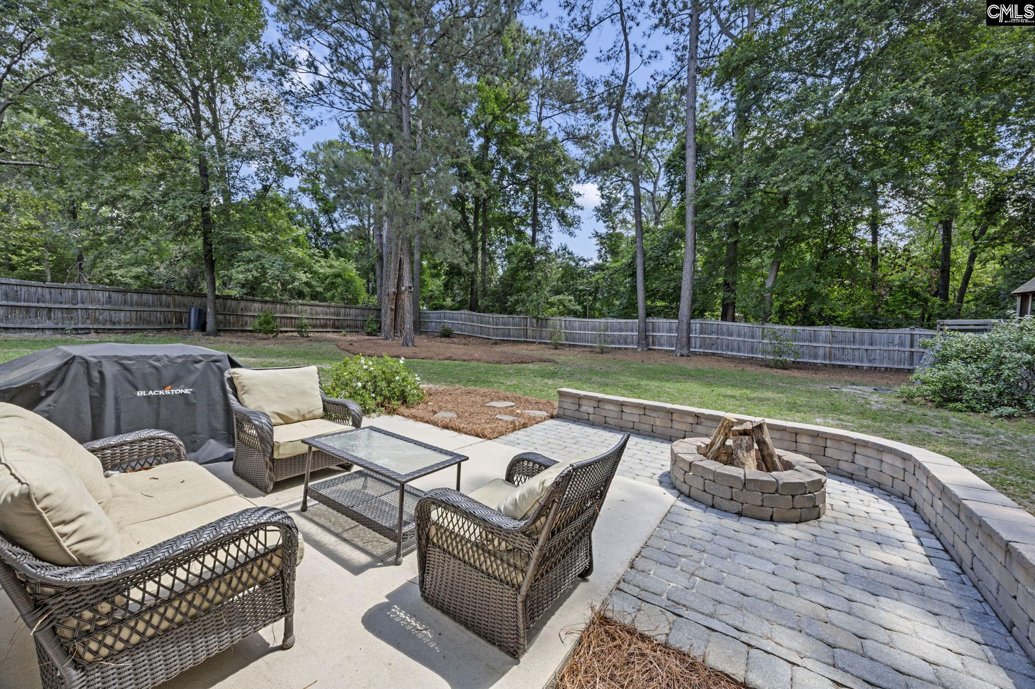 12 W Canterbury Court