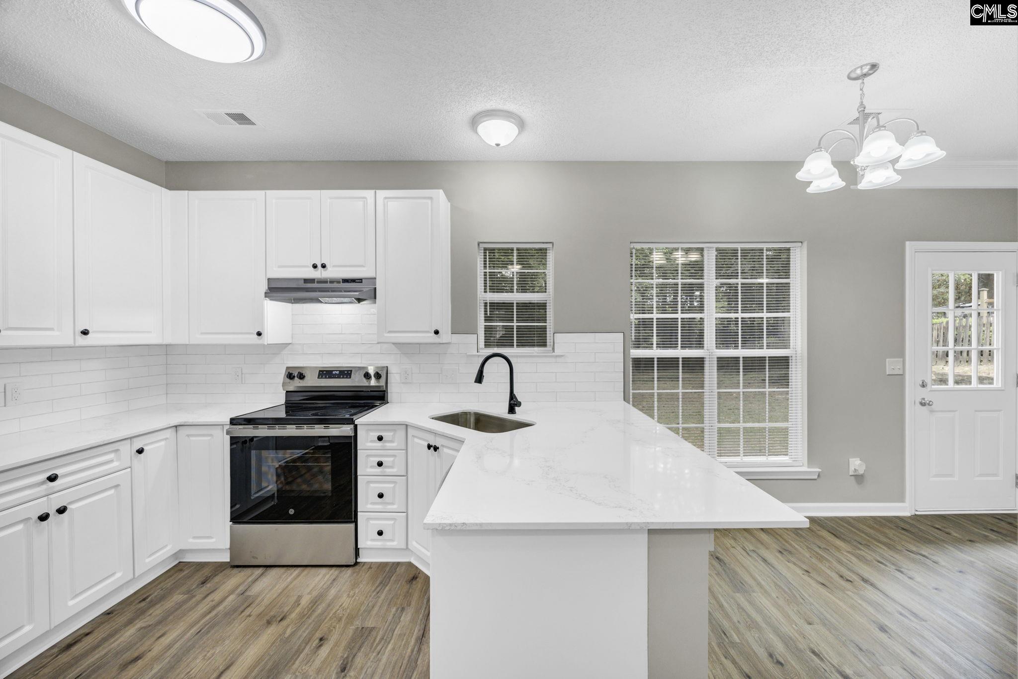 104 Pond Oak Lane Columbia, SC 29212
