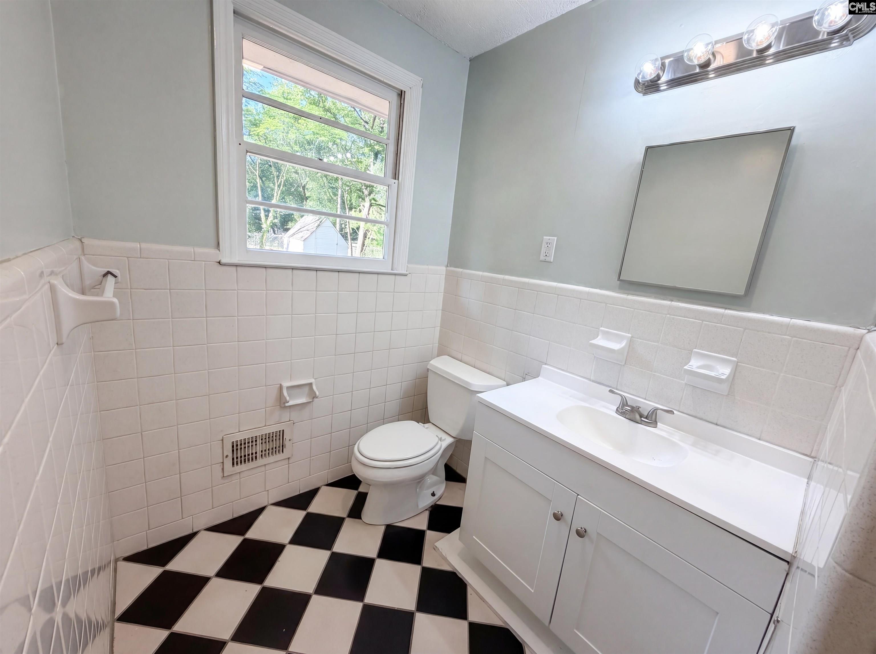 1817 Neptune Drive Columbia, SC 29209