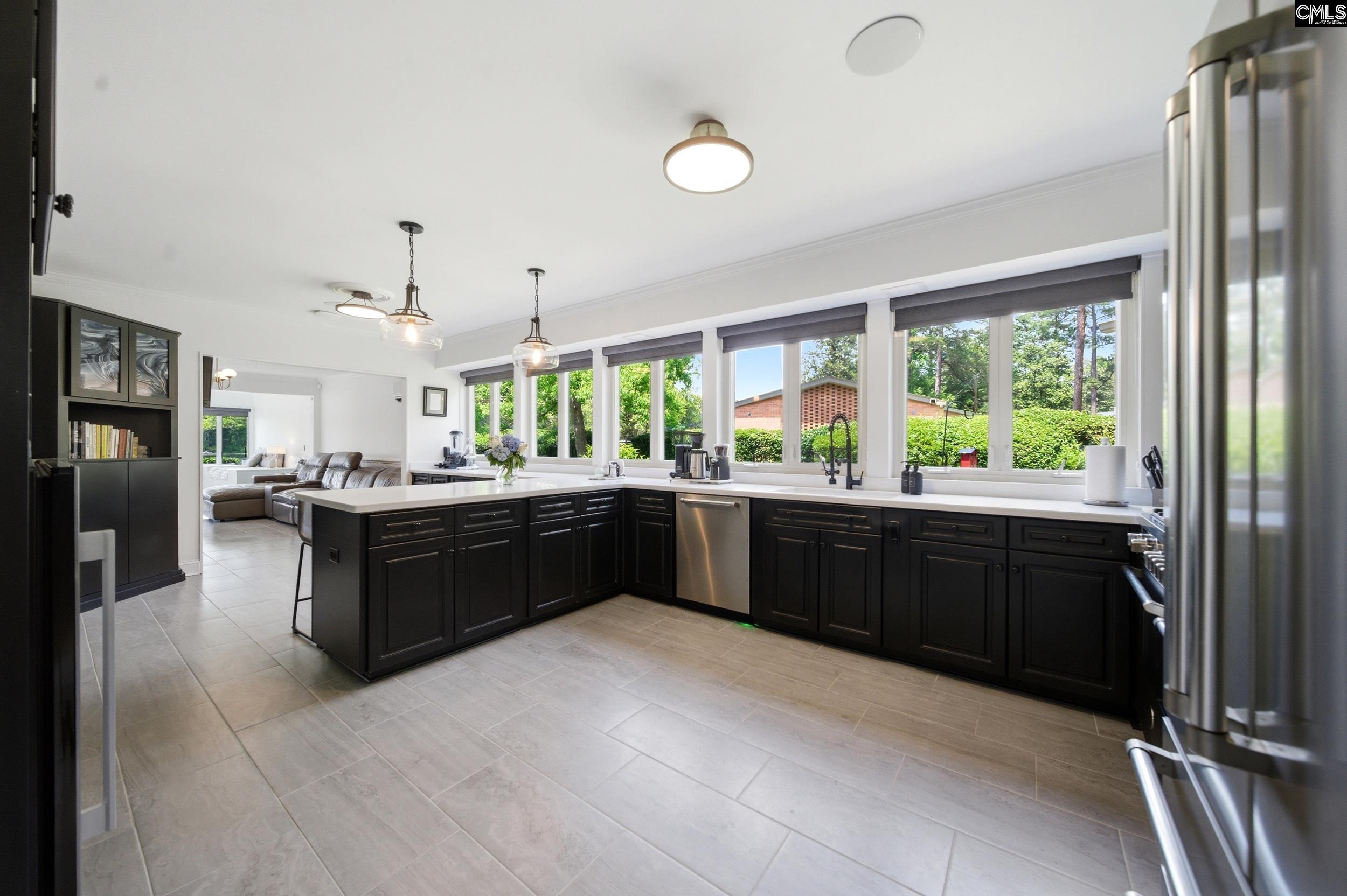 6211 Lakeshore Drive Columbia, SC 29206
