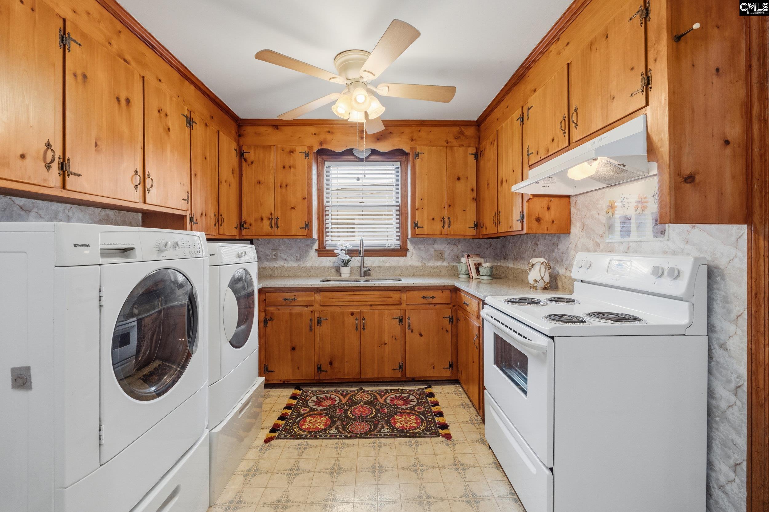 2324 Camelia Street Cayce, SC 29033