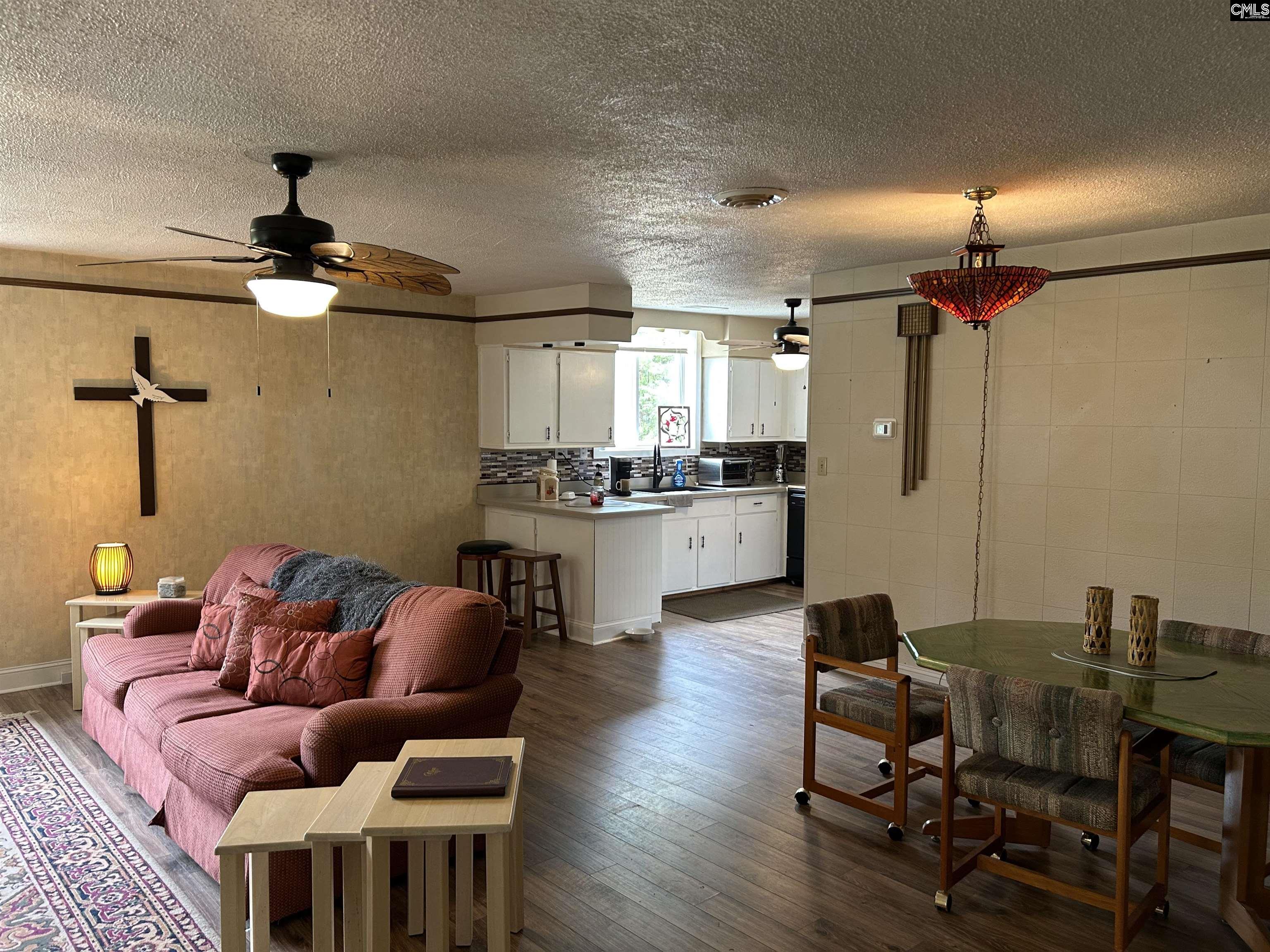 2989 Highway 1 North Cassatt, SC 29032