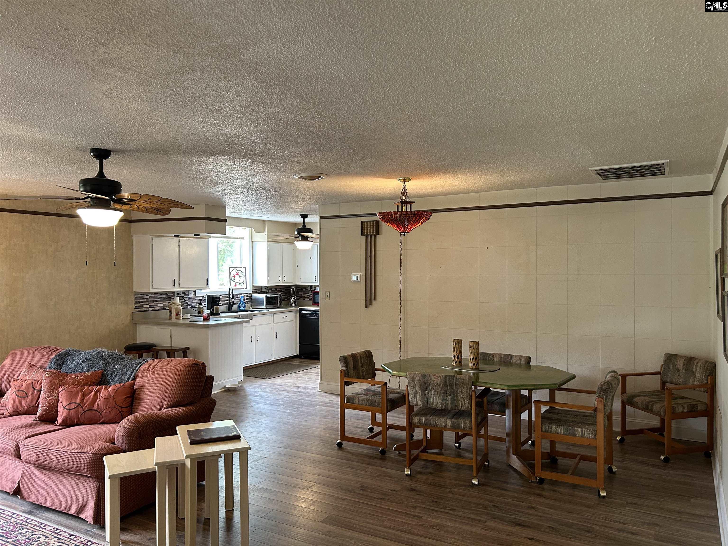 2989 Highway 1 North Cassatt, SC 29032