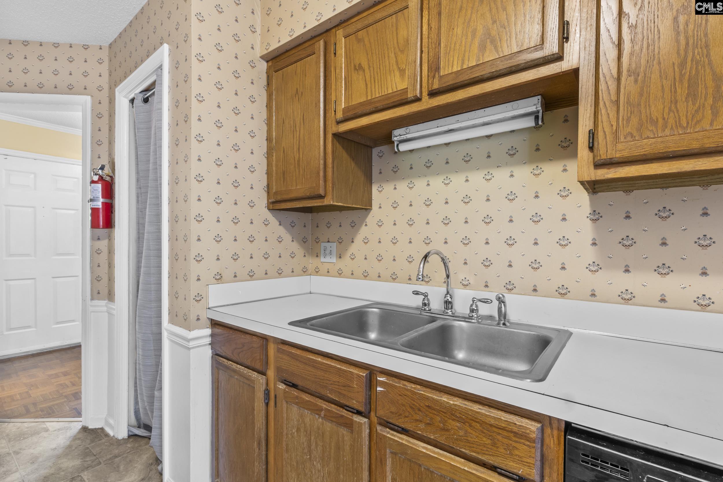 80 N Lake Pointe Drive Columbia, SC 29229