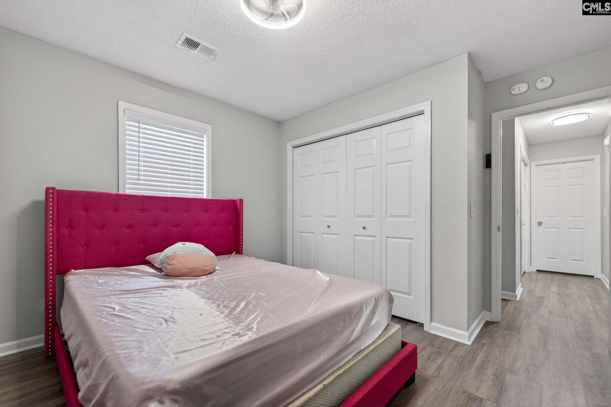 140 Twin Oaks Lane Columbia, SC 29209-4241