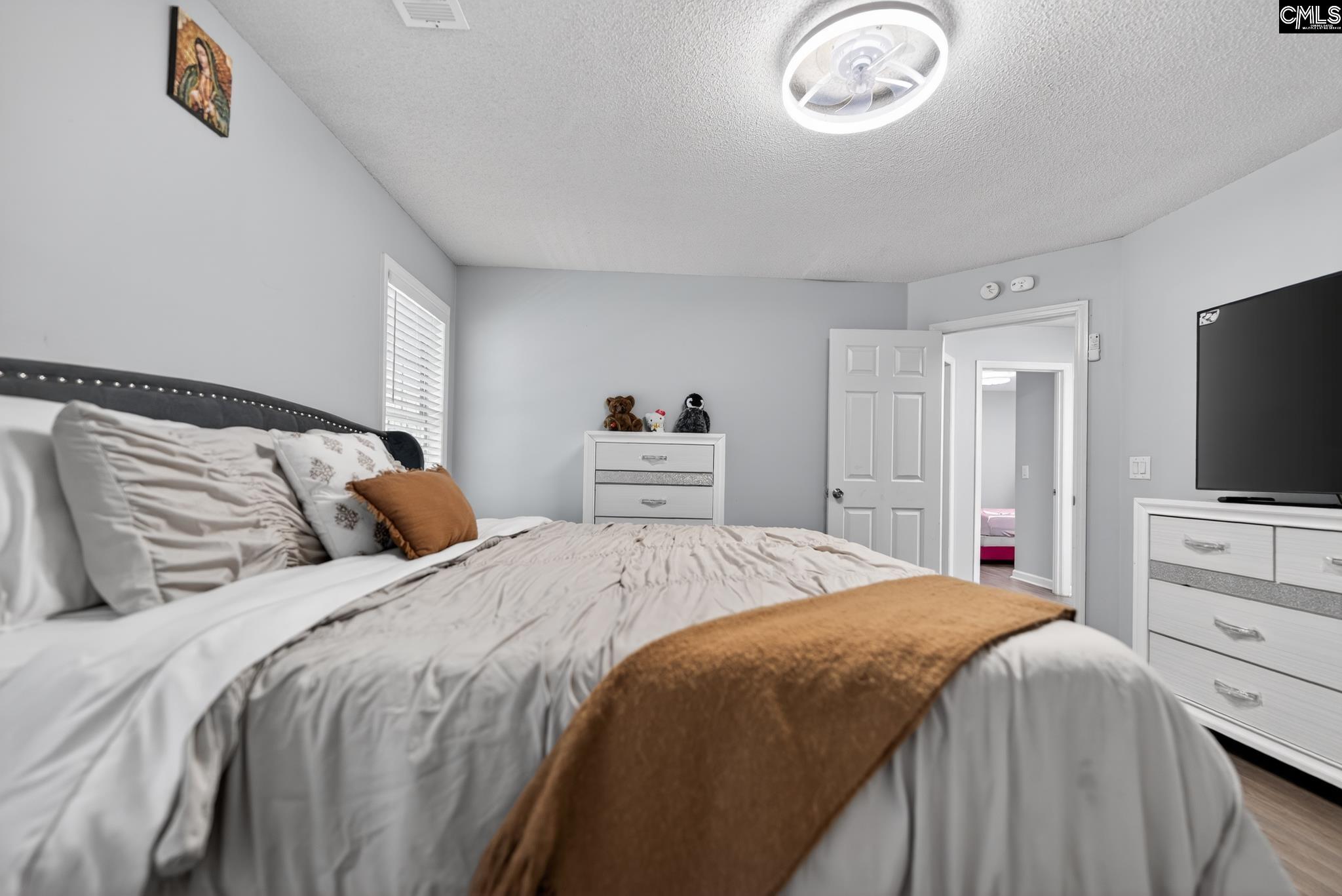 140 Twin Oaks Lane Columbia, SC 29209-4241