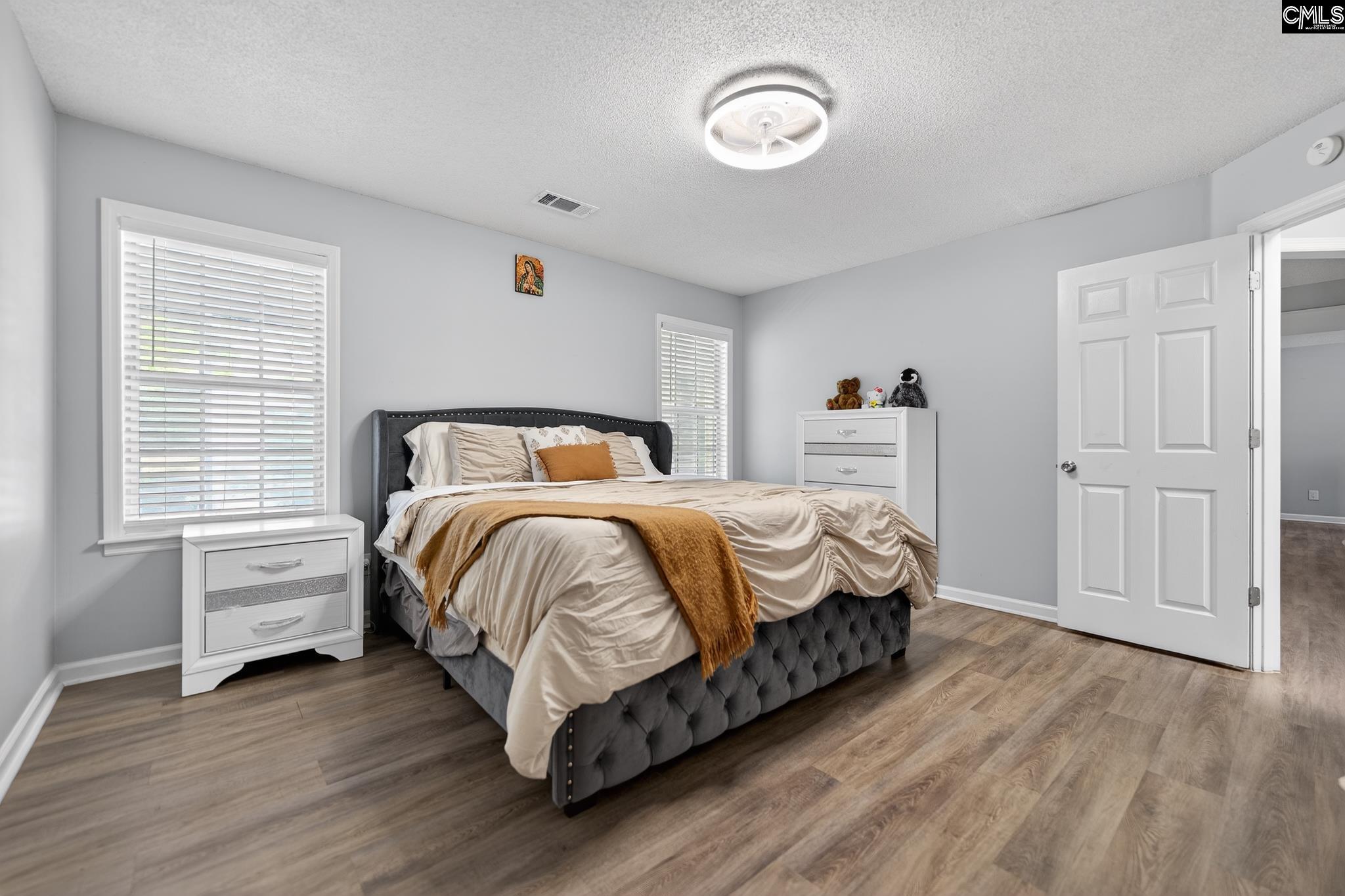 140 Twin Oaks Lane Columbia, SC 29209-4241