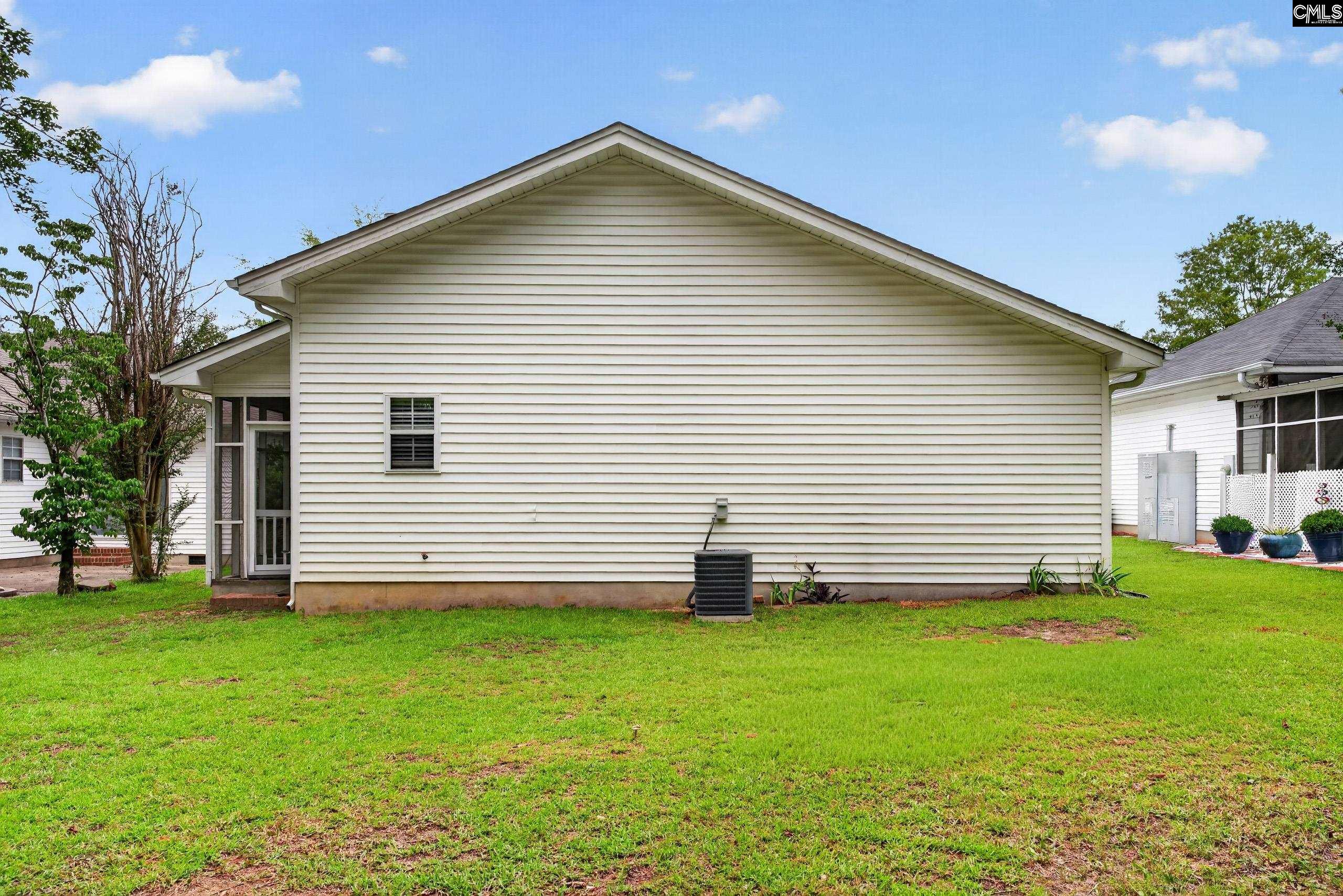 140 Twin Oaks Lane Columbia, SC 29209-4241