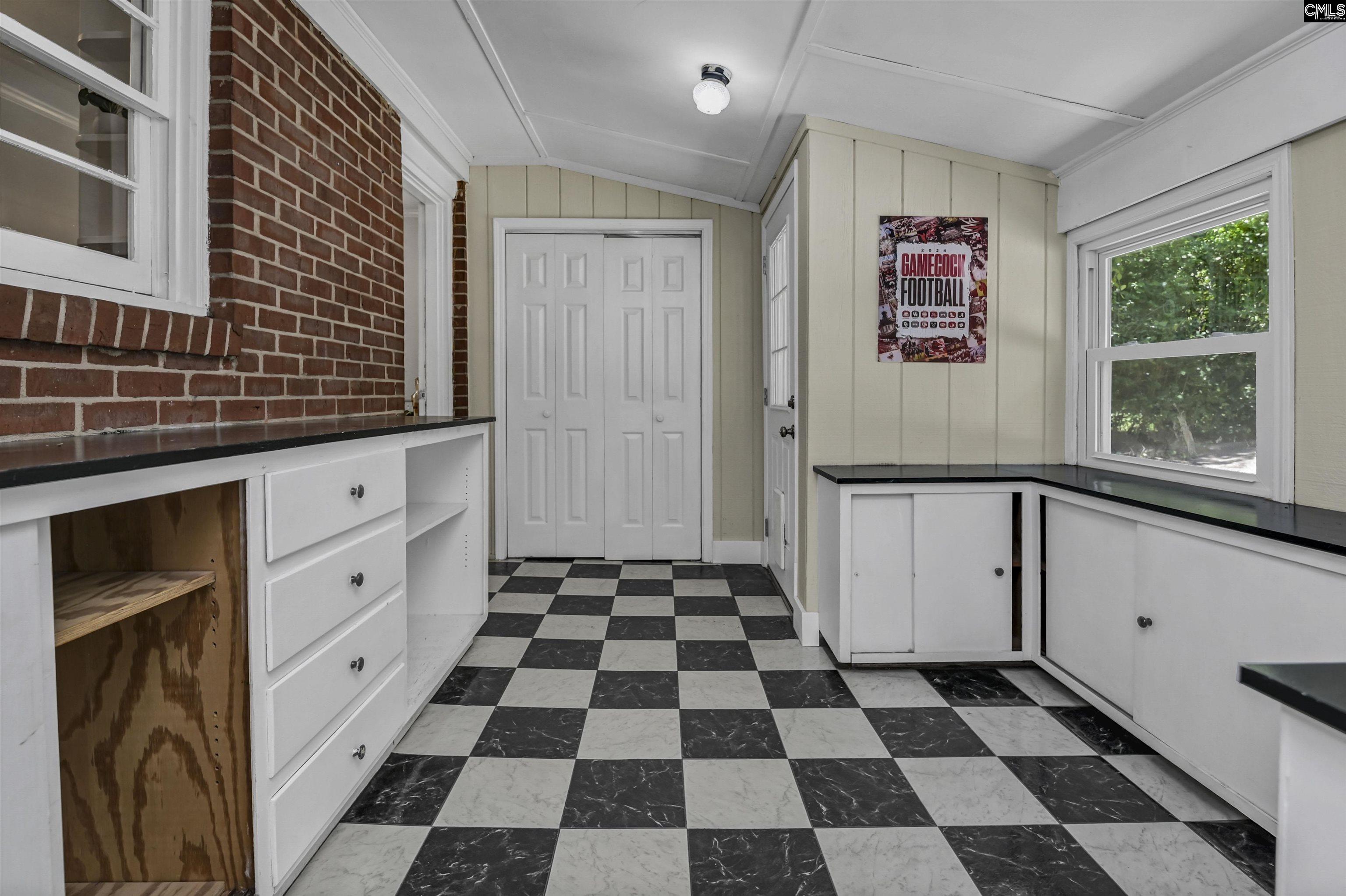 2807 Holt Drive Columbia, SC 29205