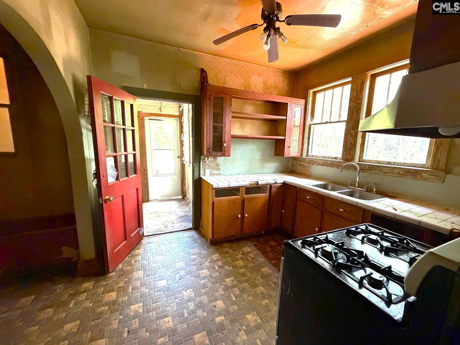 3961 Live Oak Street Columbia, SC 29205