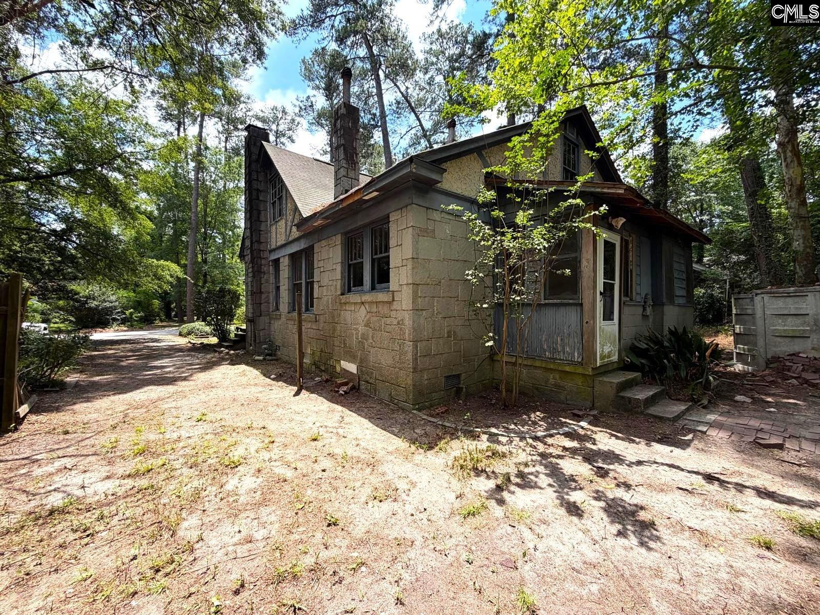 3961 Live Oak Street Columbia, SC 29205