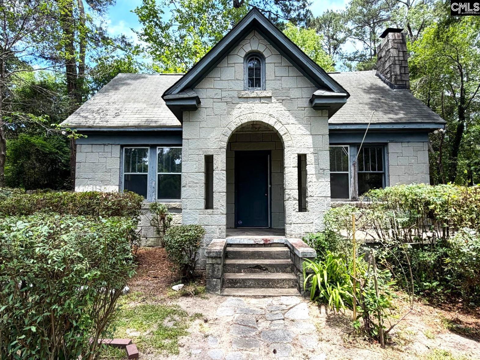3961 Live Oak Street Columbia, SC 29205