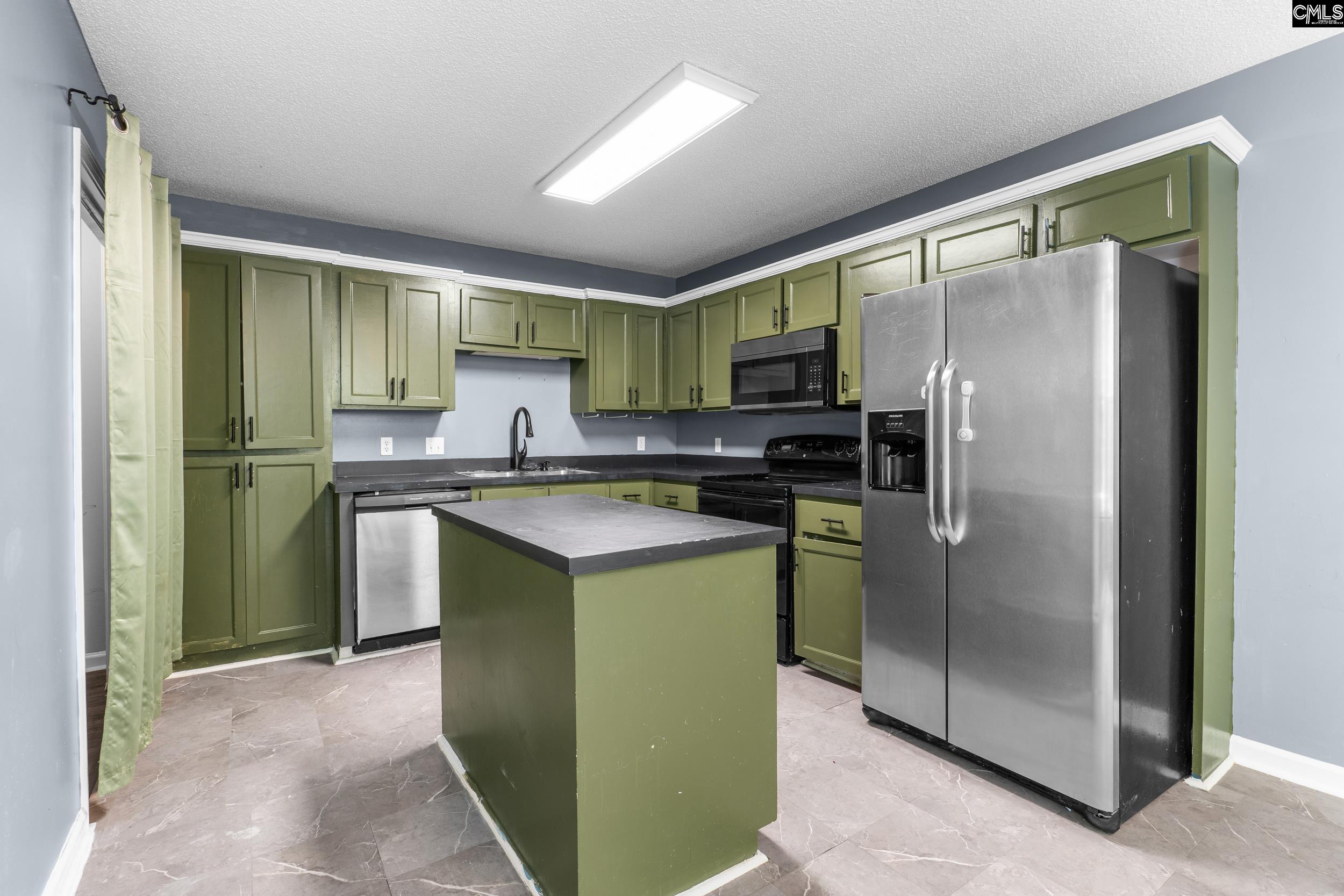 4223 Woodridge Drive Columbia, SC 29203