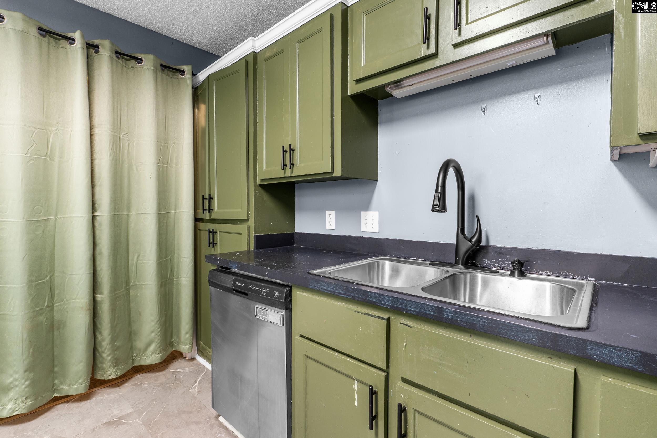 4223 Woodridge Drive Columbia, SC 29203