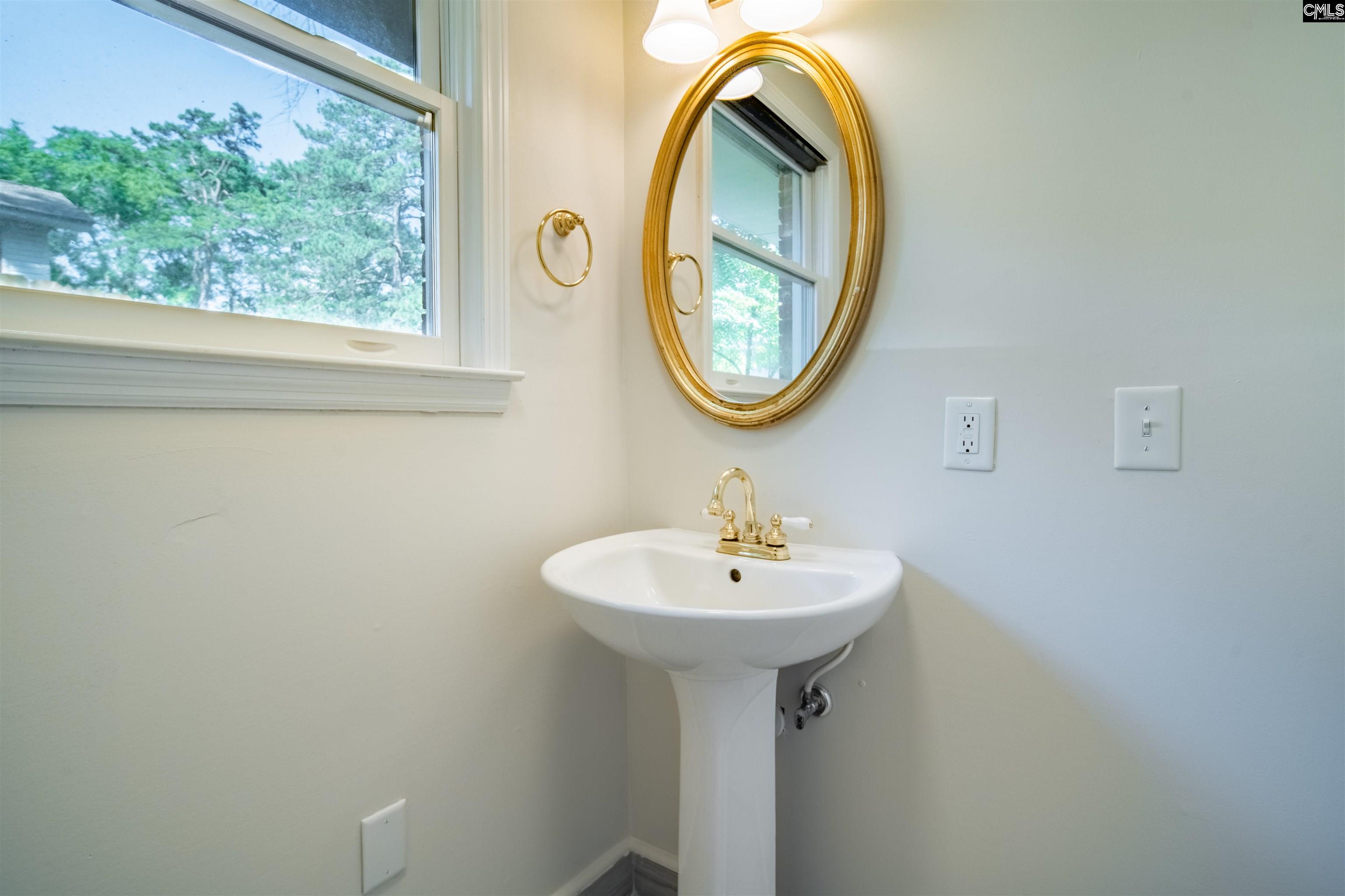 122 Ila Lane Columbia, SC 29206-0000