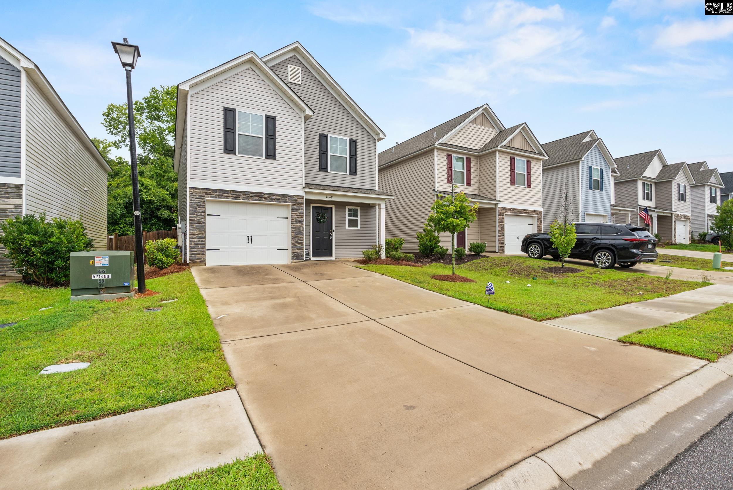 1069 Crescent Moon Loop Hopkins, SC 29061