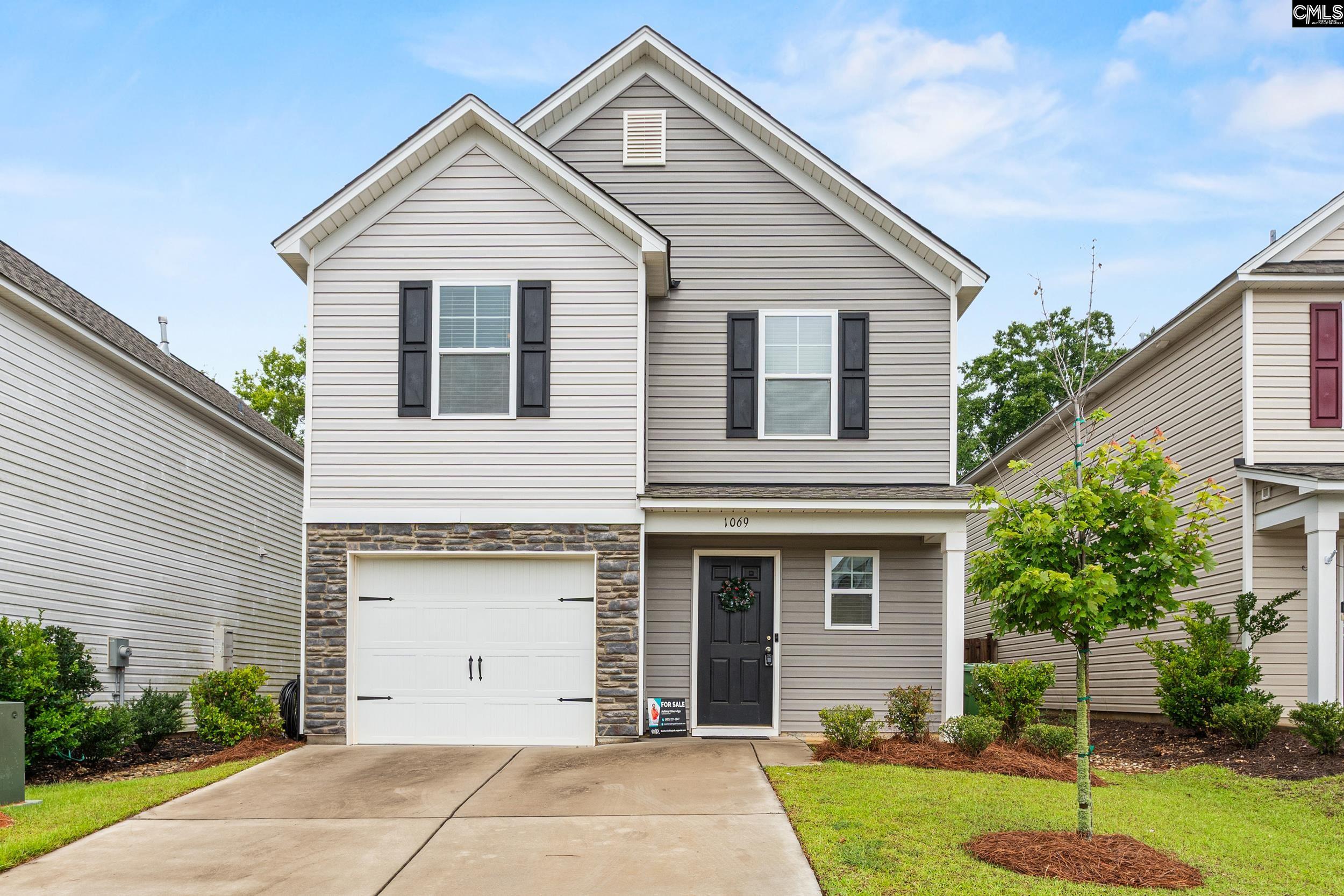 1069 Crescent Moon Loop Hopkins, SC 29061