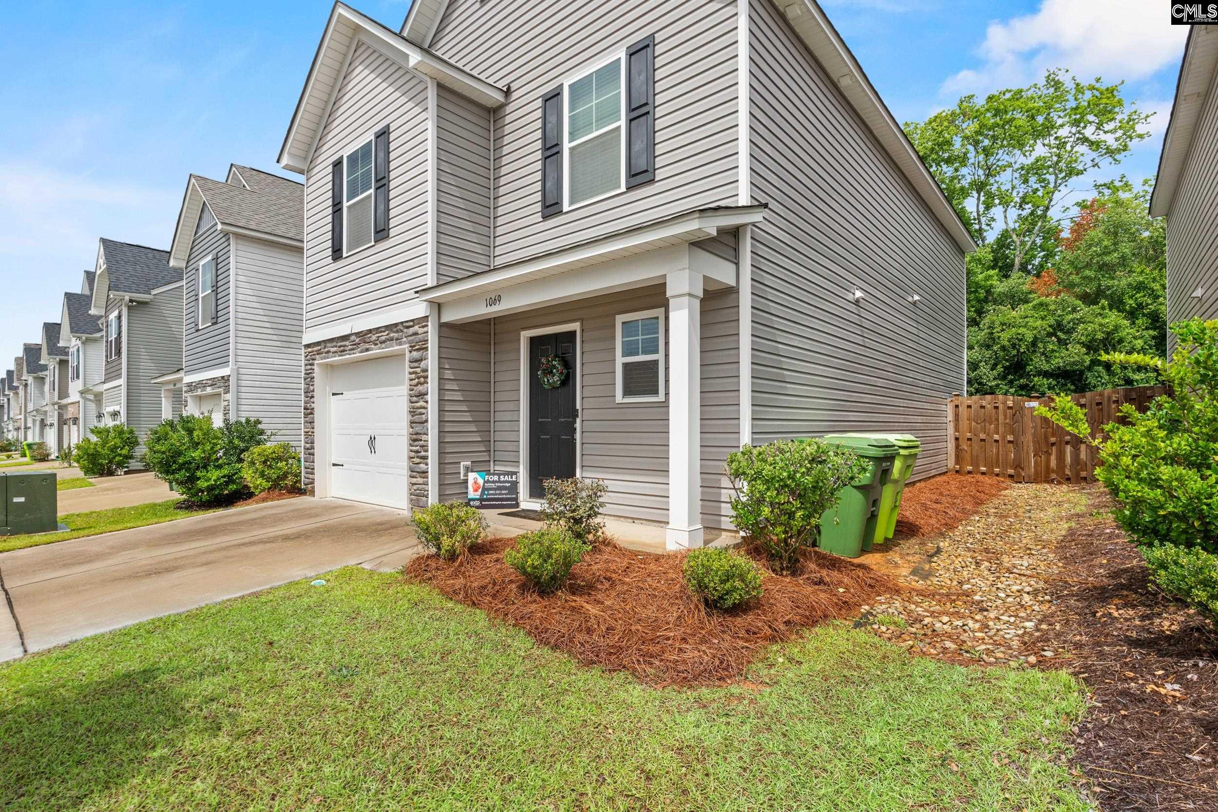 1069 Crescent Moon Loop Hopkins, SC 29061