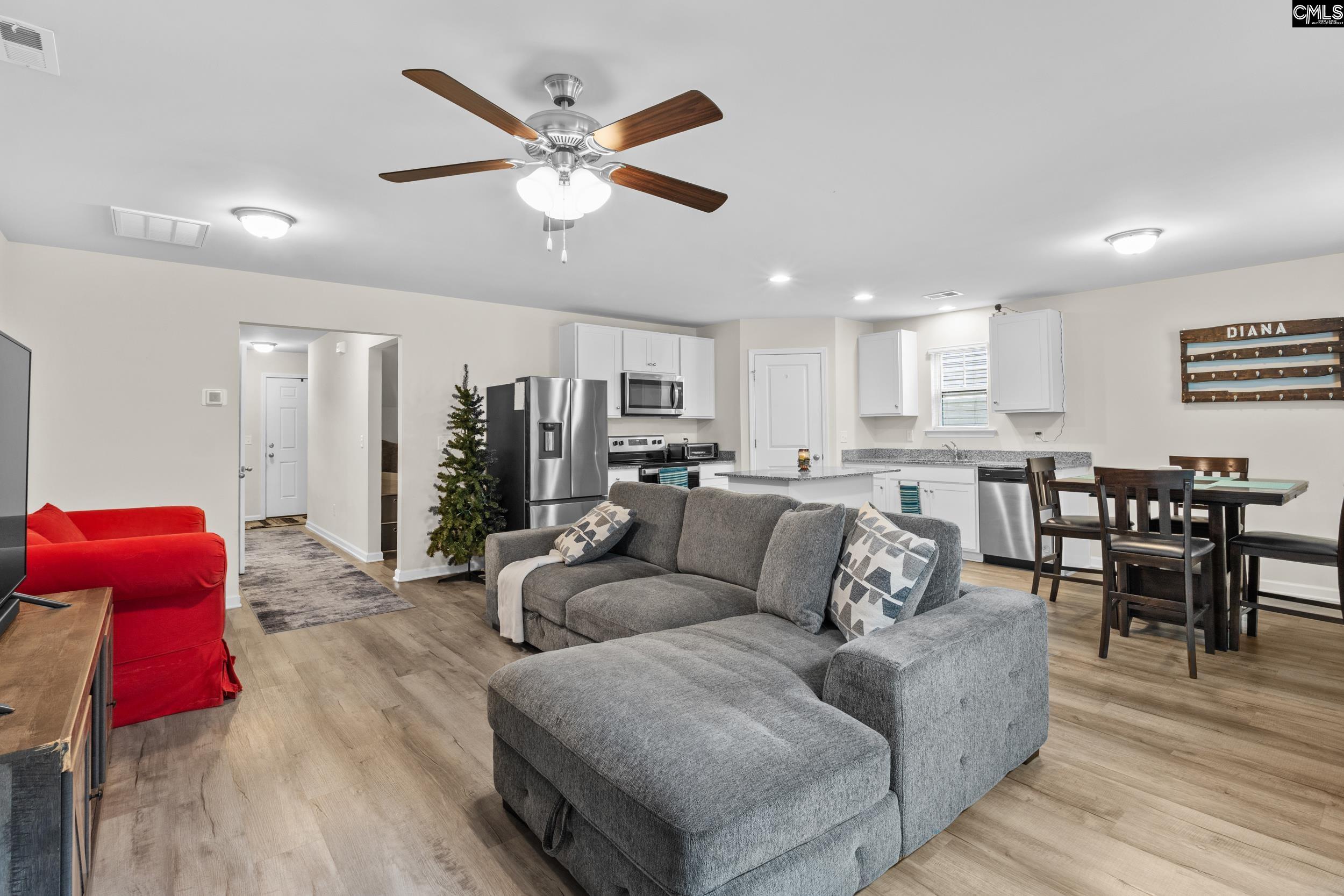 1069 Crescent Moon Loop Hopkins, SC 29061