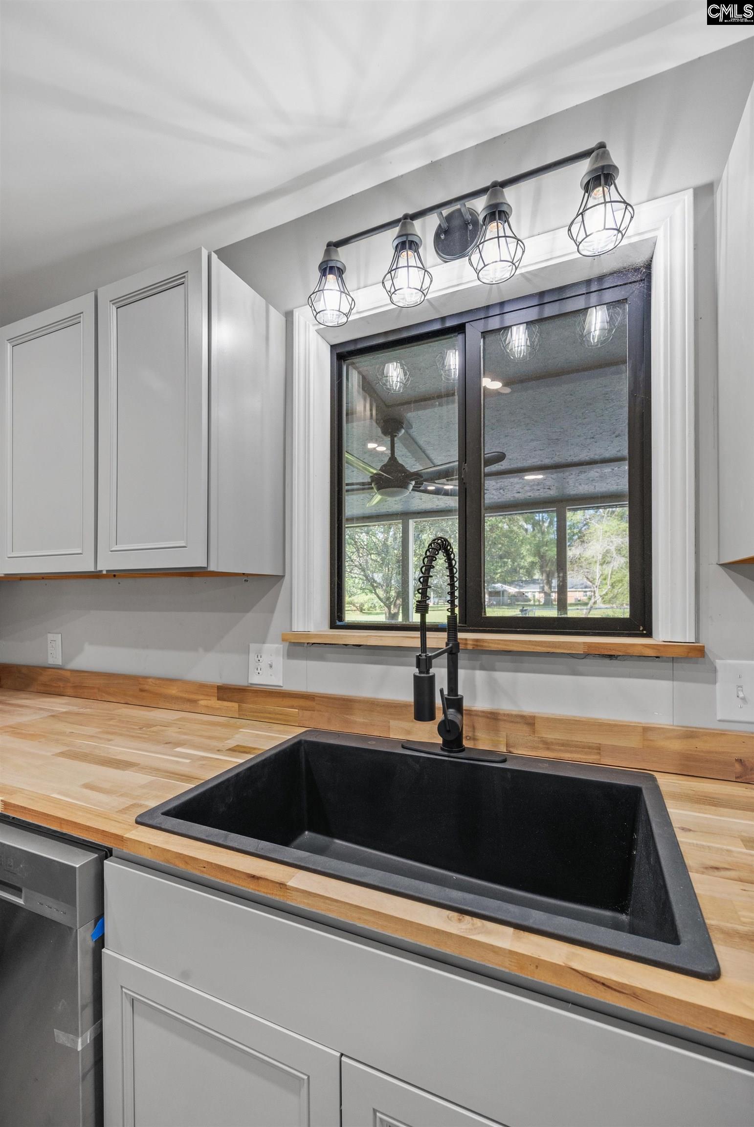 818 Motley Road Hopkins, SC 29061