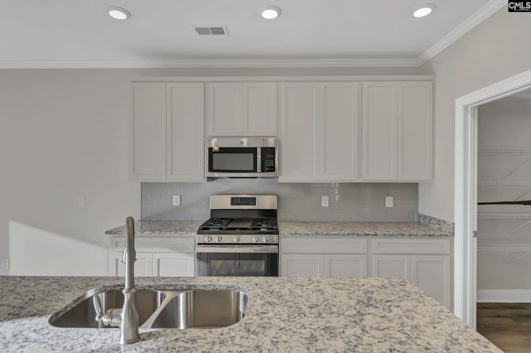 635 Thunder Gulch Avenue Lexington, SC 29073