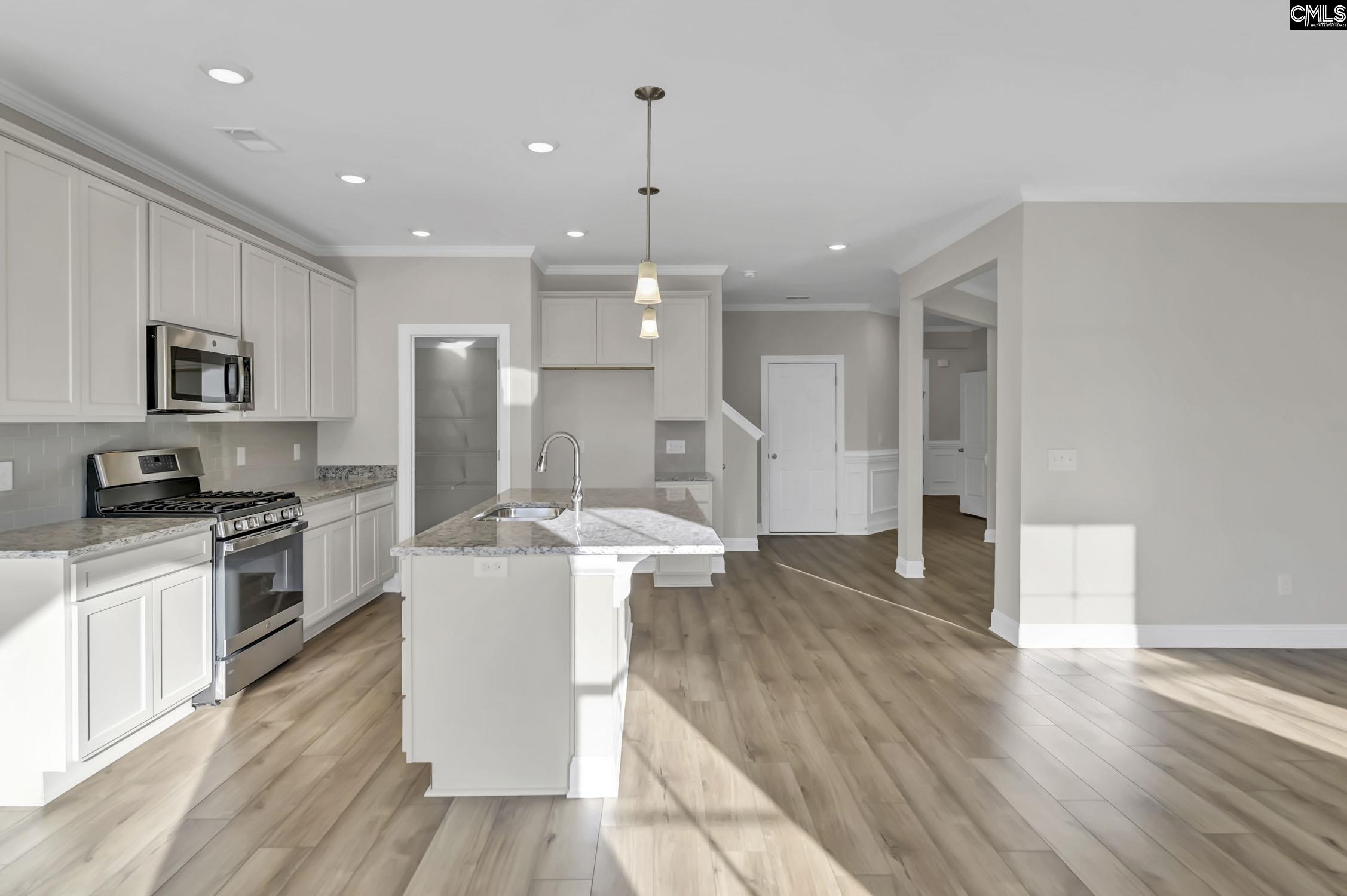 635 Thunder Gulch Avenue Lexington, SC 29073